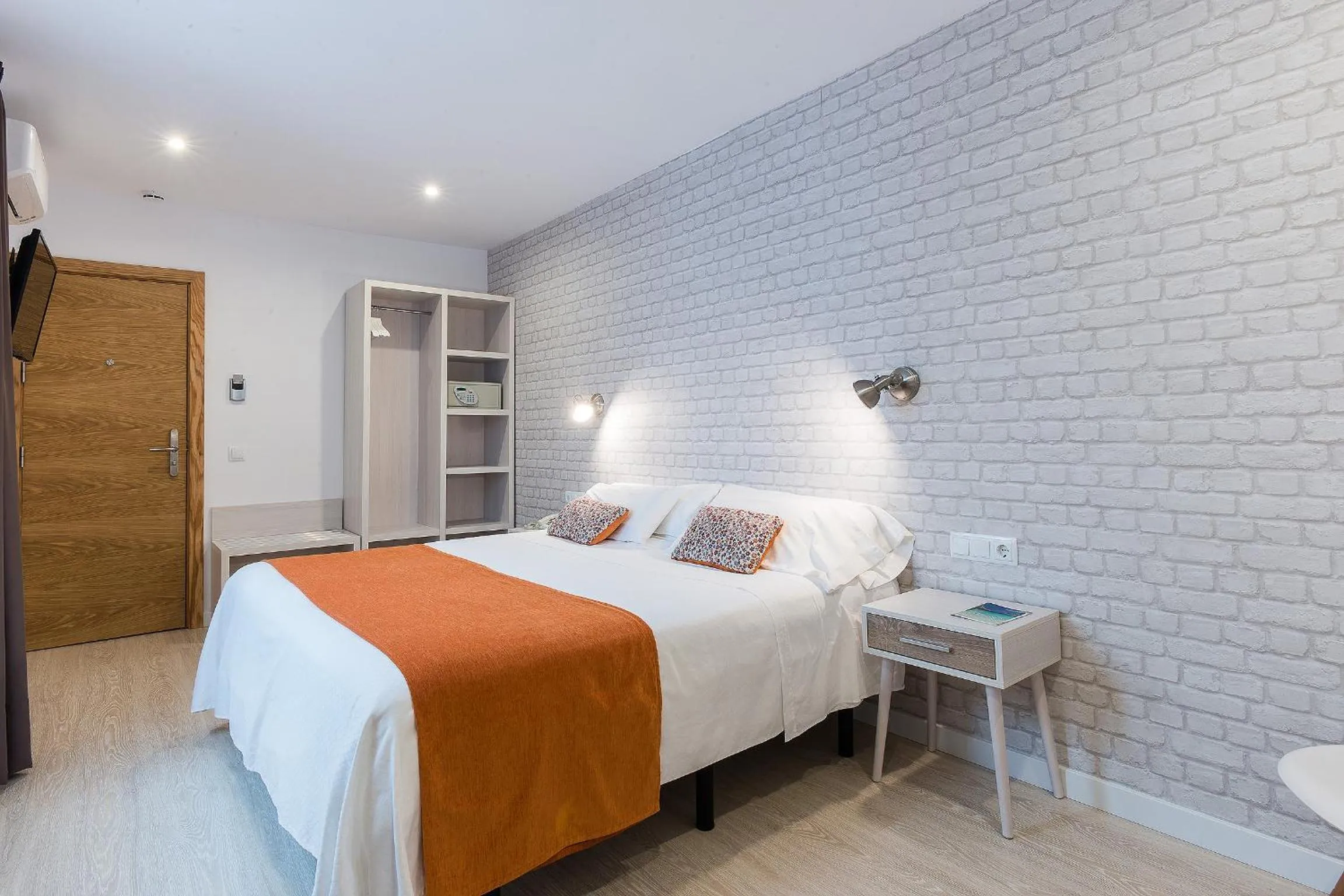 Bedroom, Bed in Hostal Menurka