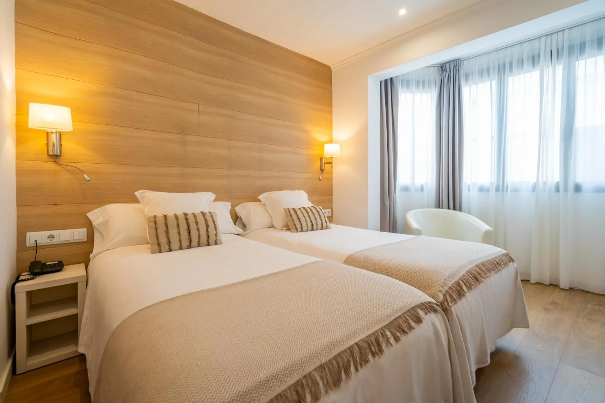 Photo of the whole room, Bed in Hostal Menurka