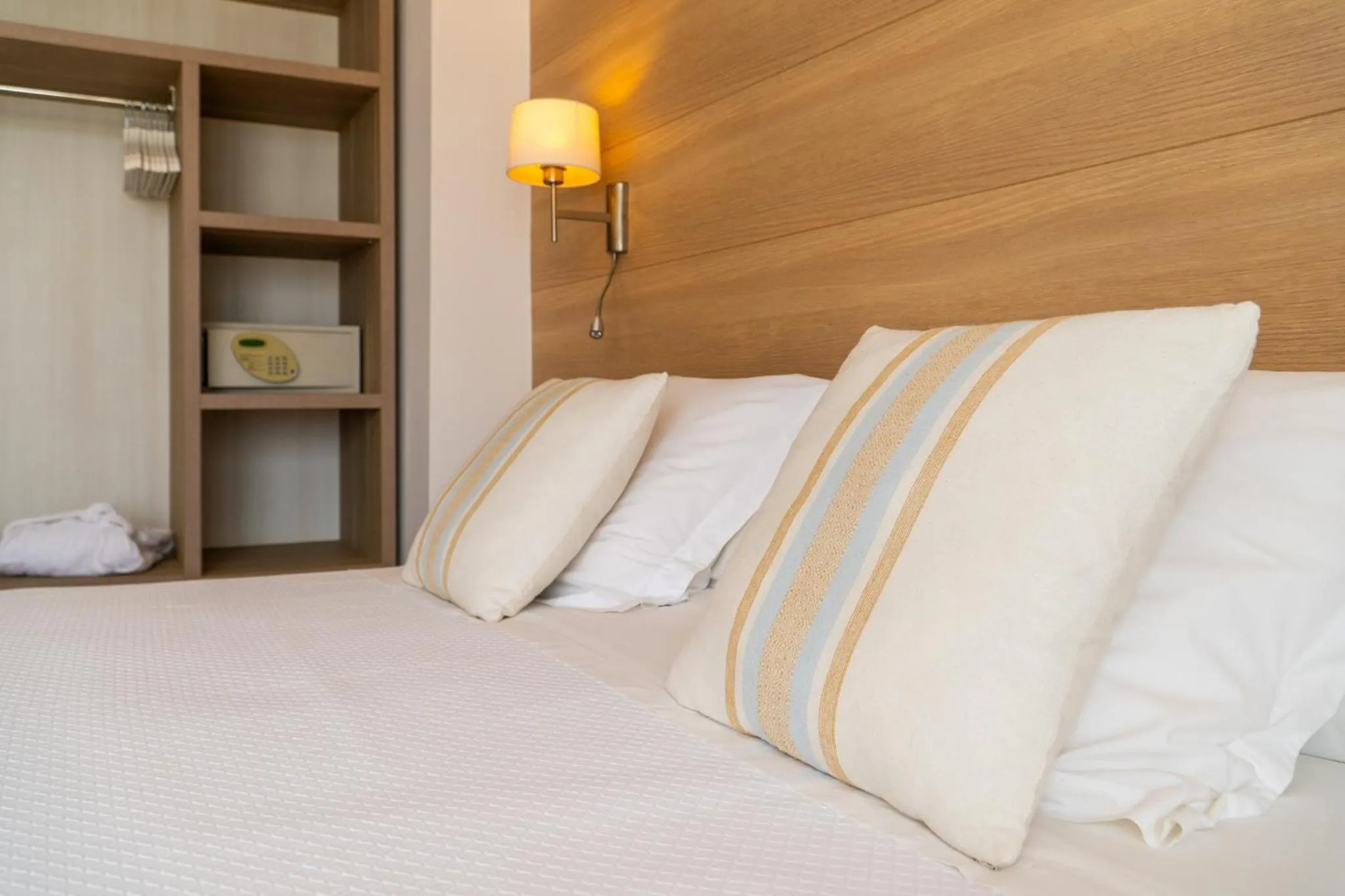 Bed in Hostal Menurka