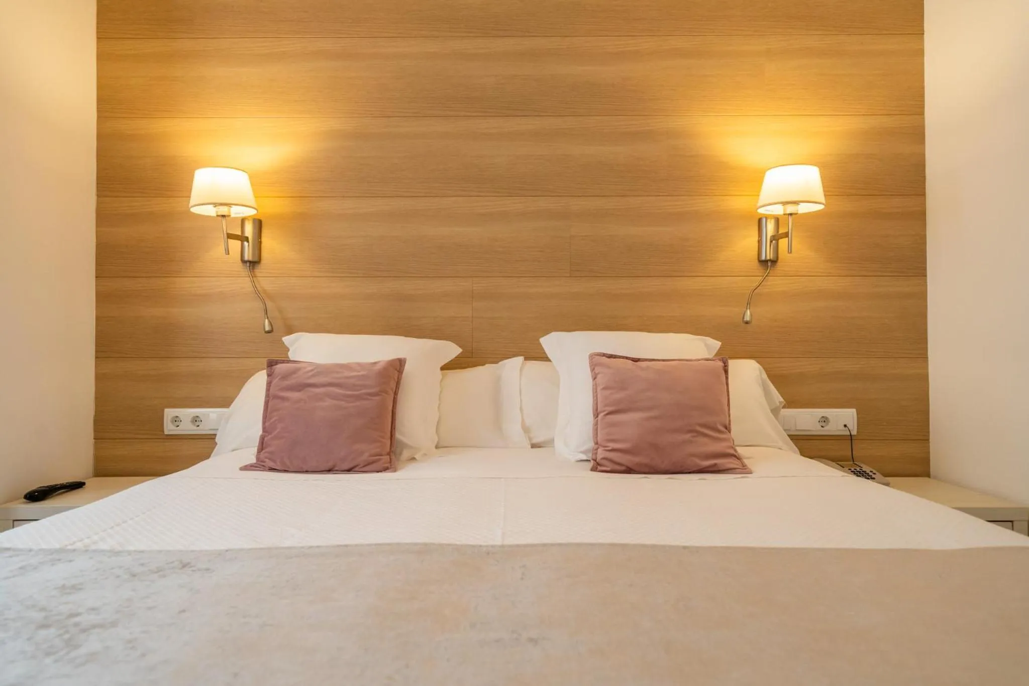 Bed in Hostal Menurka