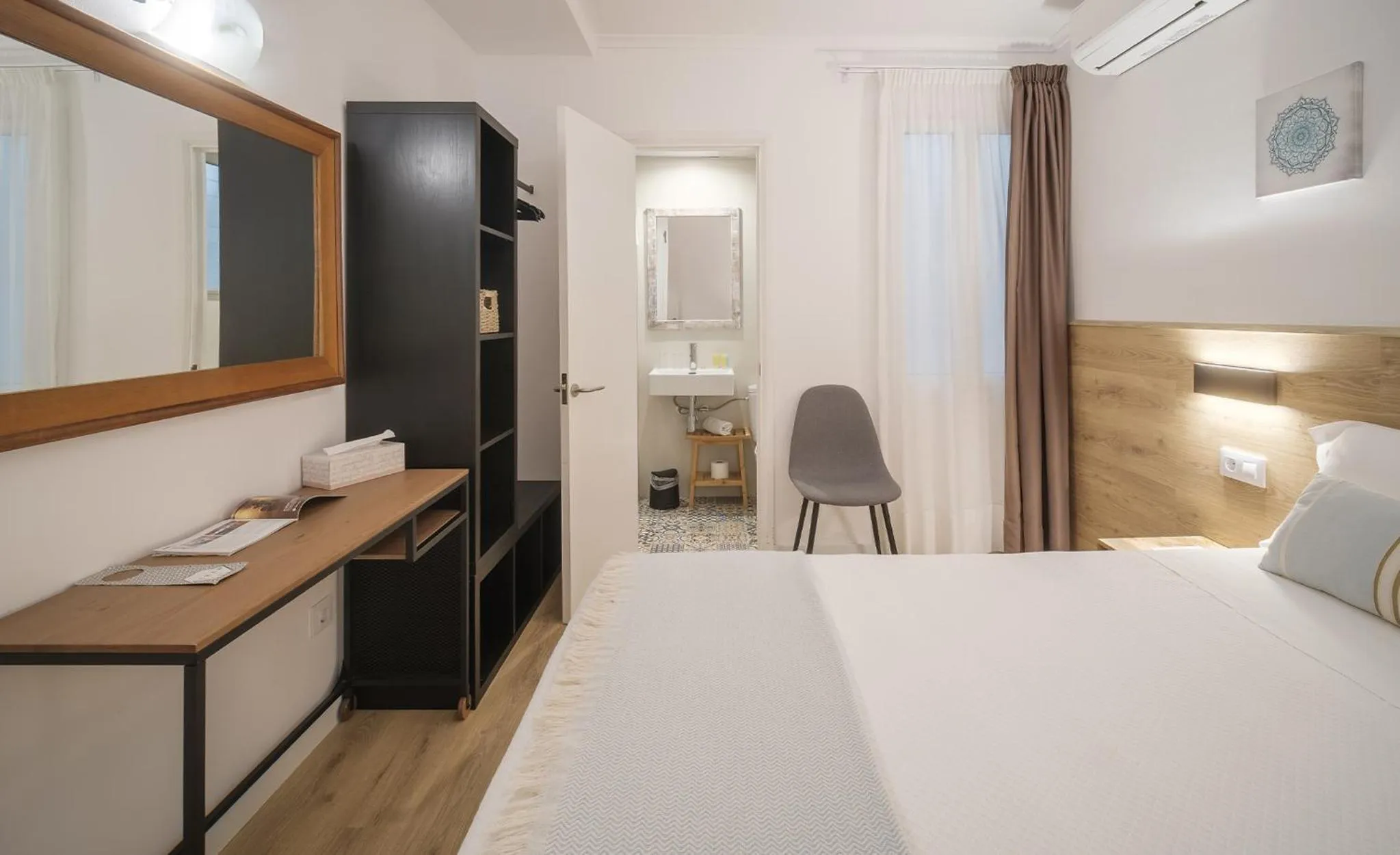 Photo of the whole room, Bed in Hostal Menurka