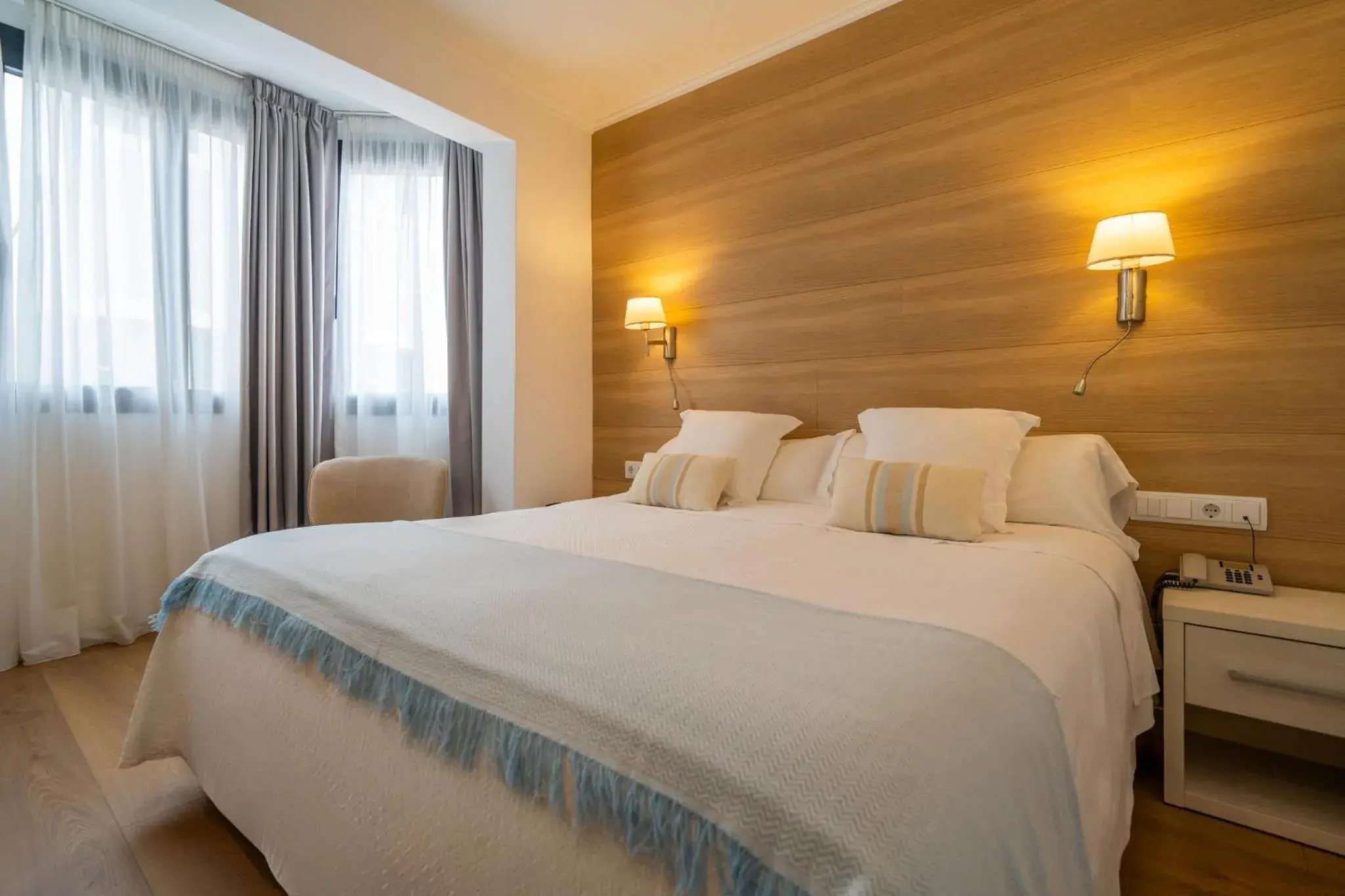 Superior Double or Twin Room in Hostal Menurka Superior Double or Twin Room in Hostal Menurka