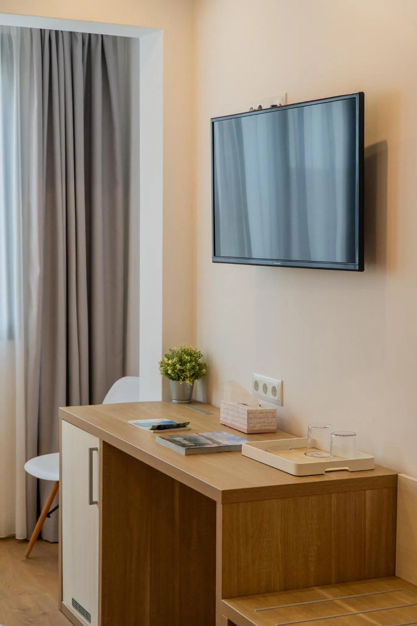 TV and multimedia in Hostal Menurka