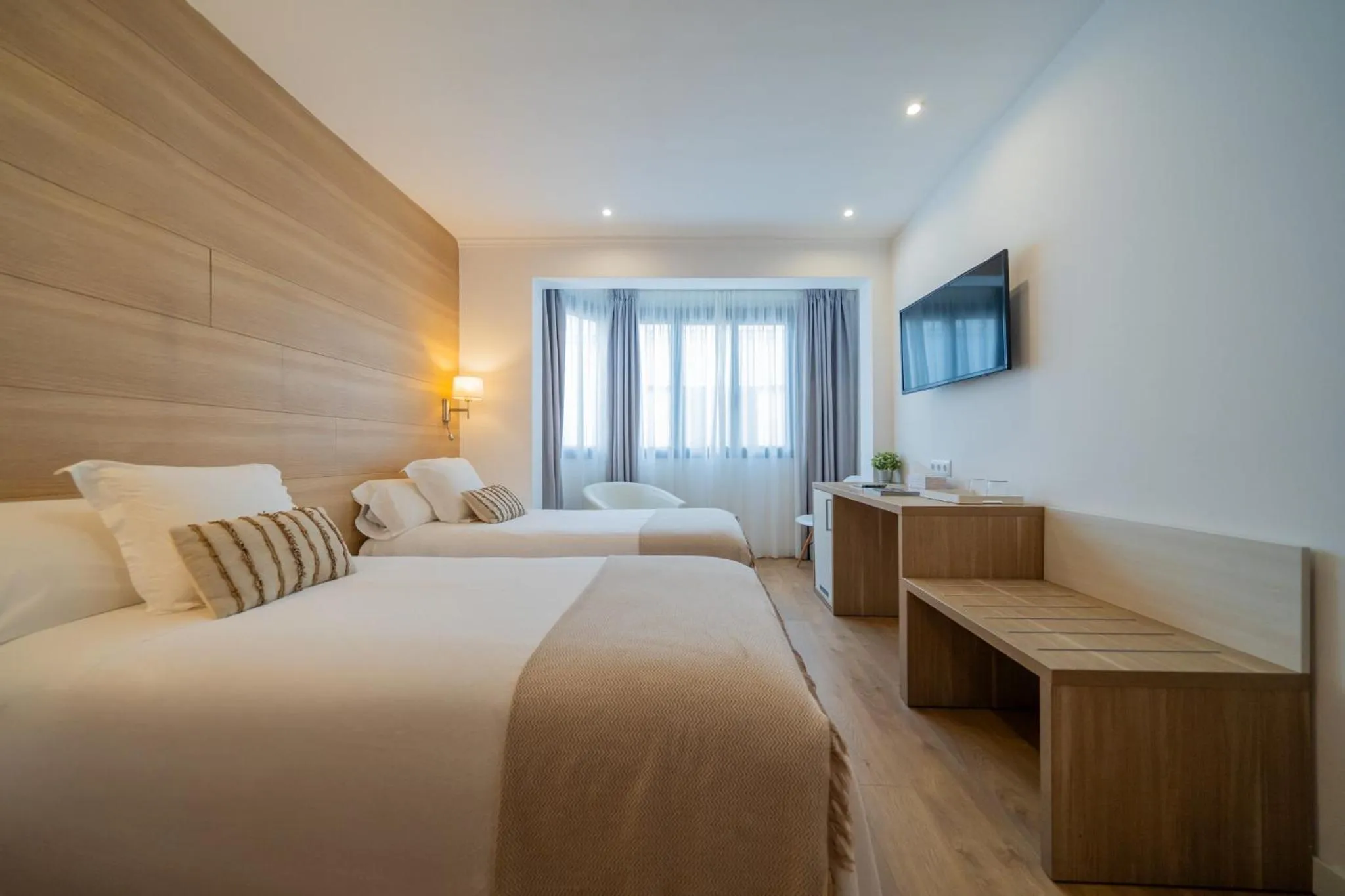 Photo of the whole room, Bed in Hostal Menurka