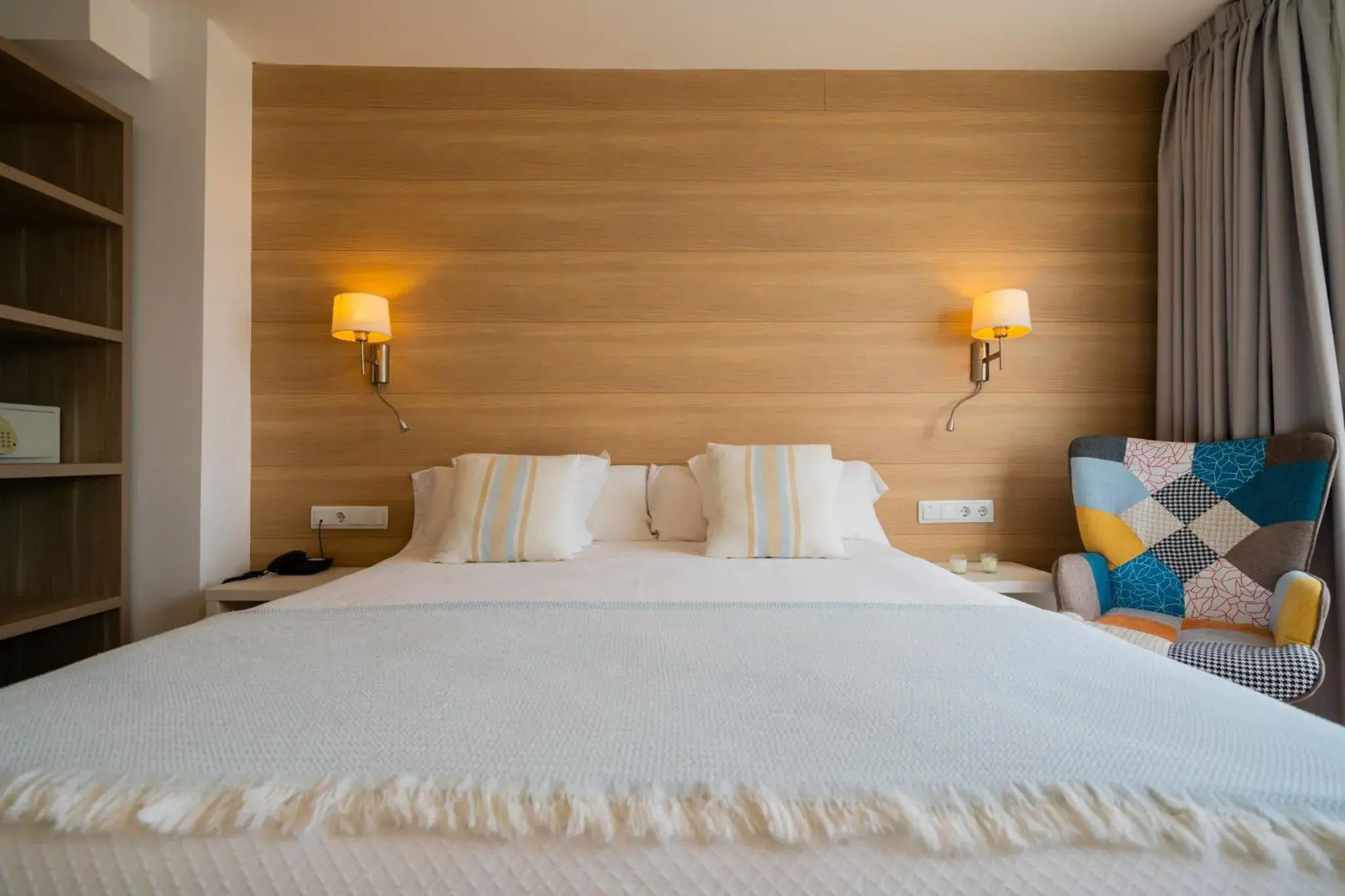 Deluxe Double Room in Hostal Menurka Deluxe Double Room in Hostal Menurka