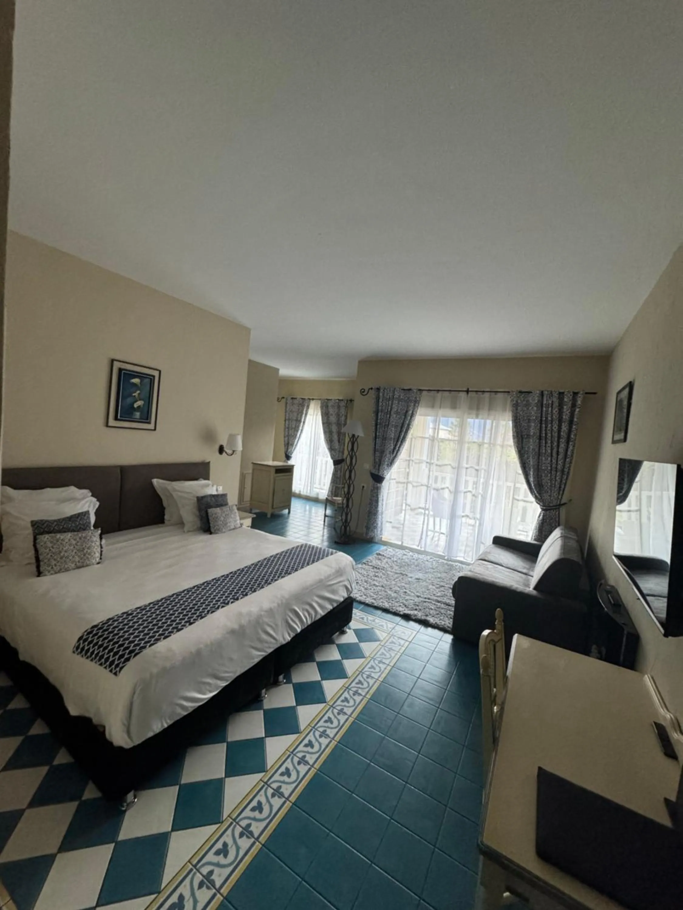 Balcony/Terrace, Bed in Hotel Le Cilaos