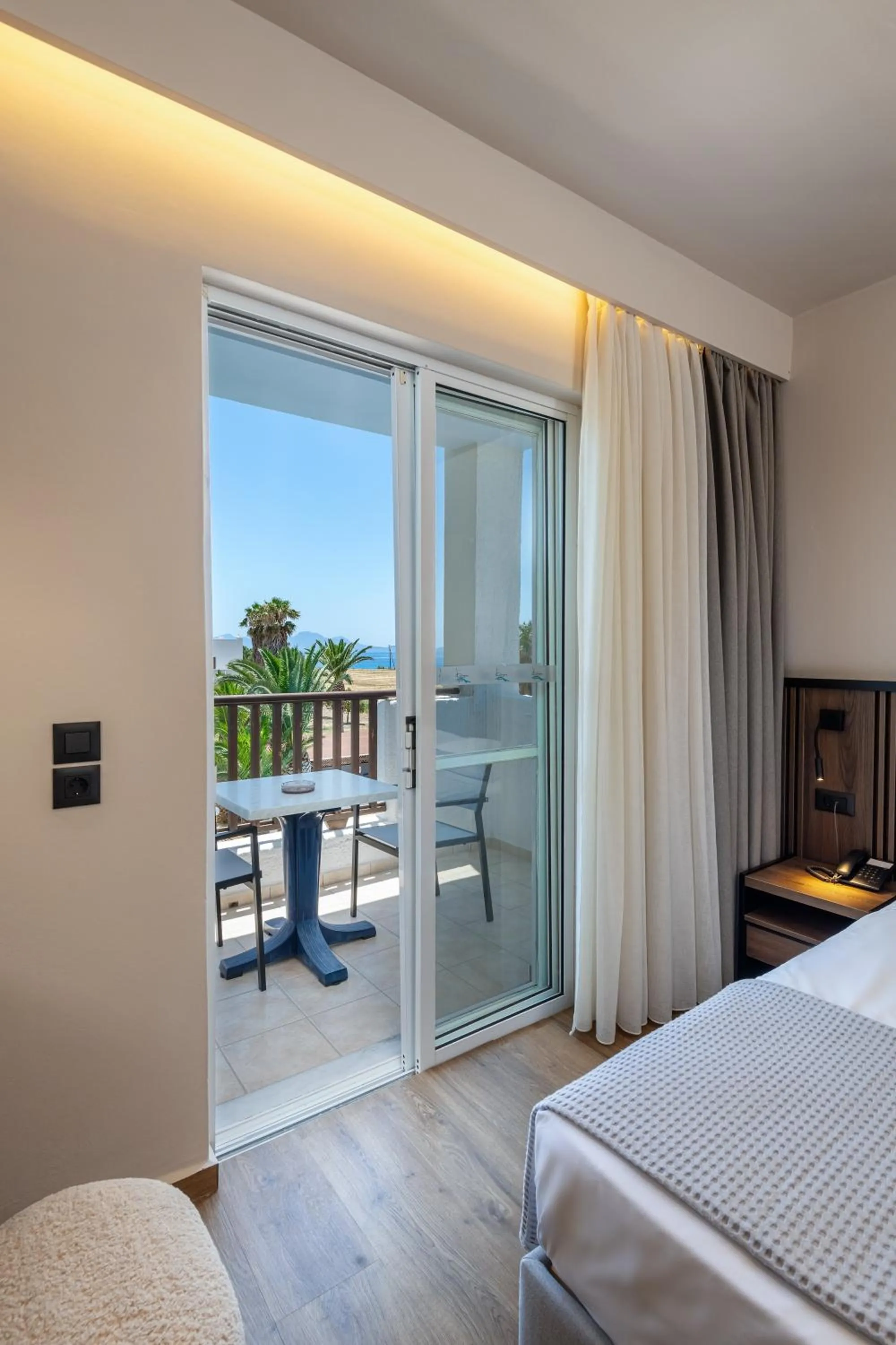 Sea view, Bed in Kalimera Mare