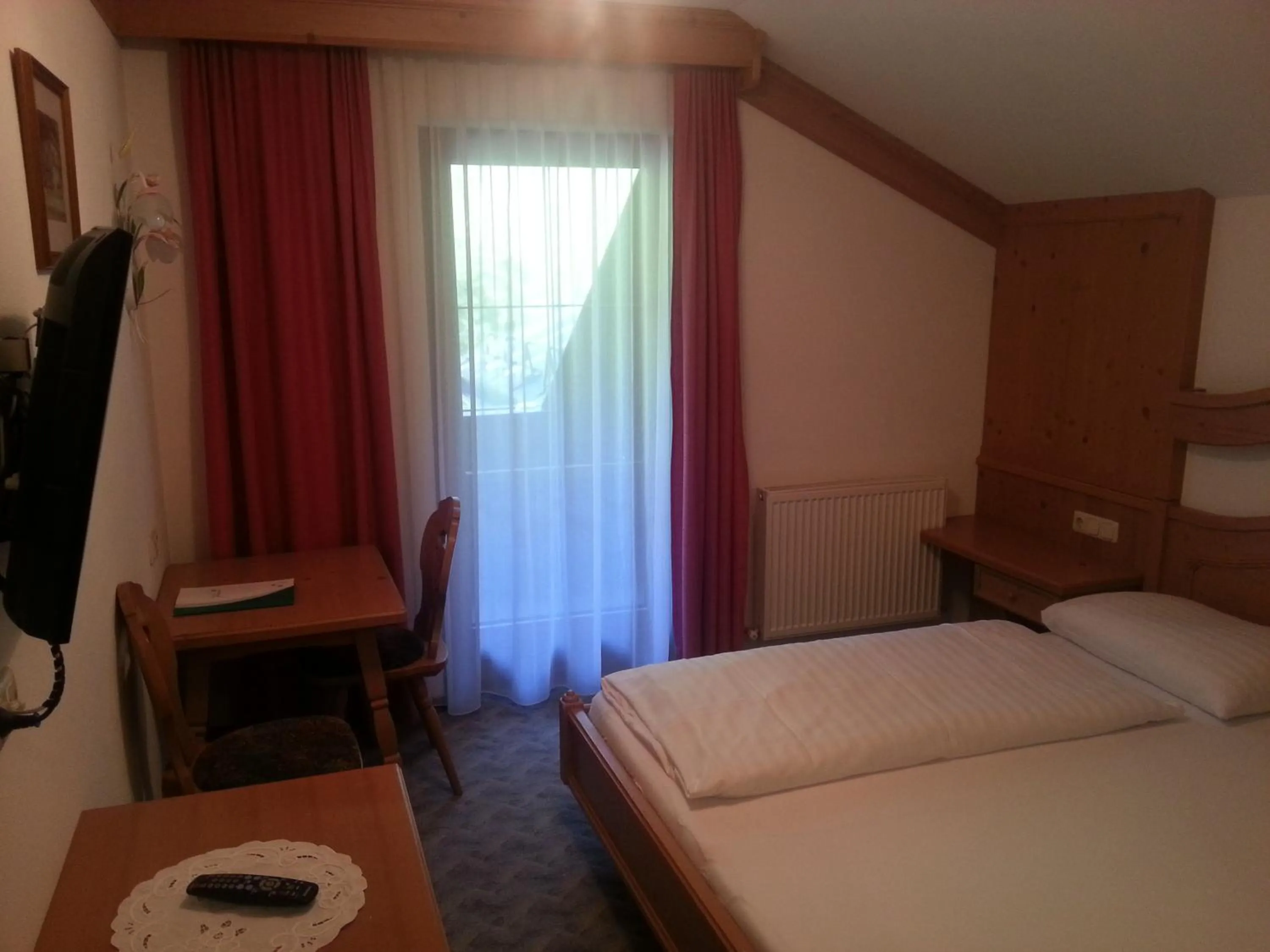 Bedroom, Bed in Hotel zum grünen Tor