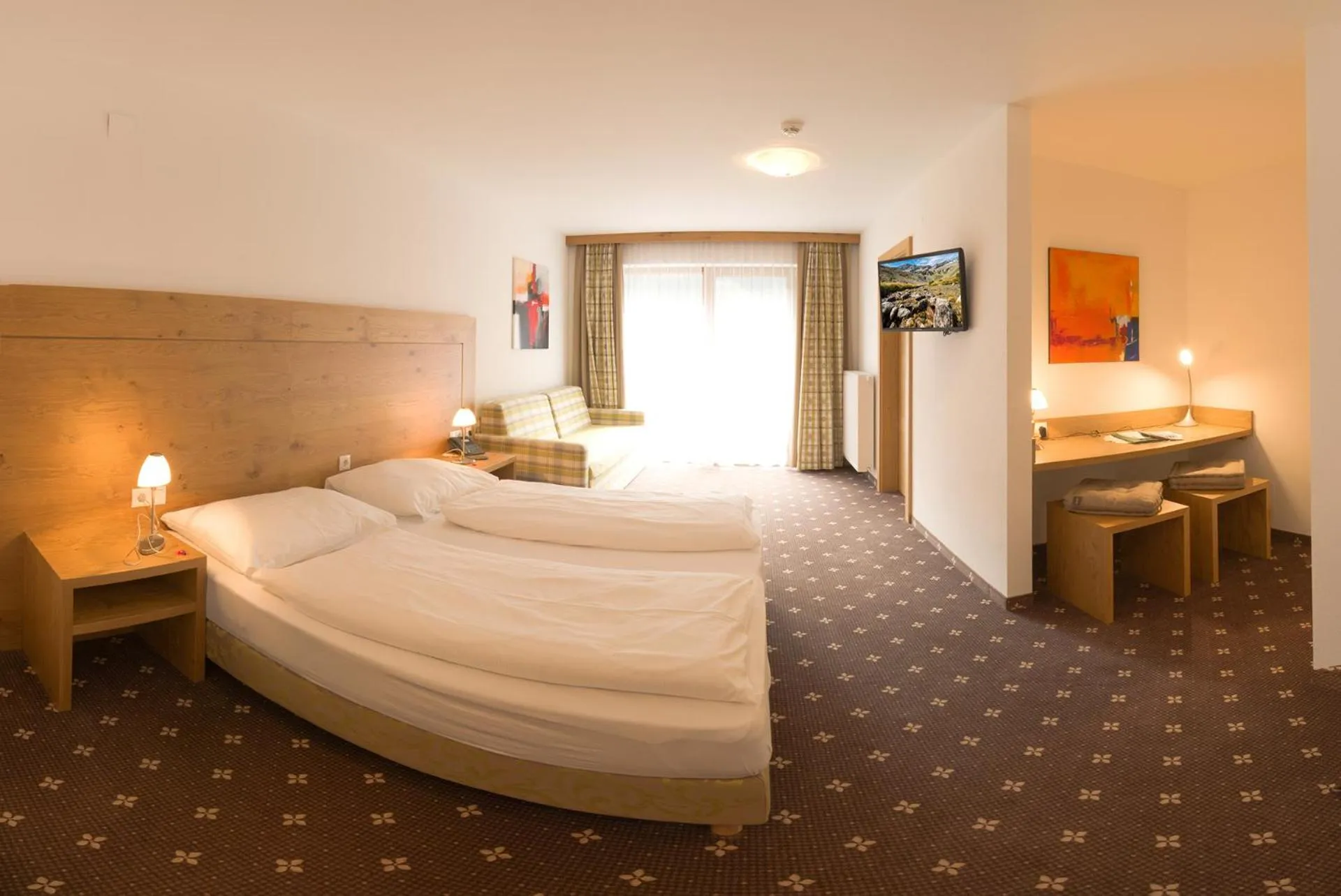 Photo of the whole room, Bed in Hotel zum grünen Tor