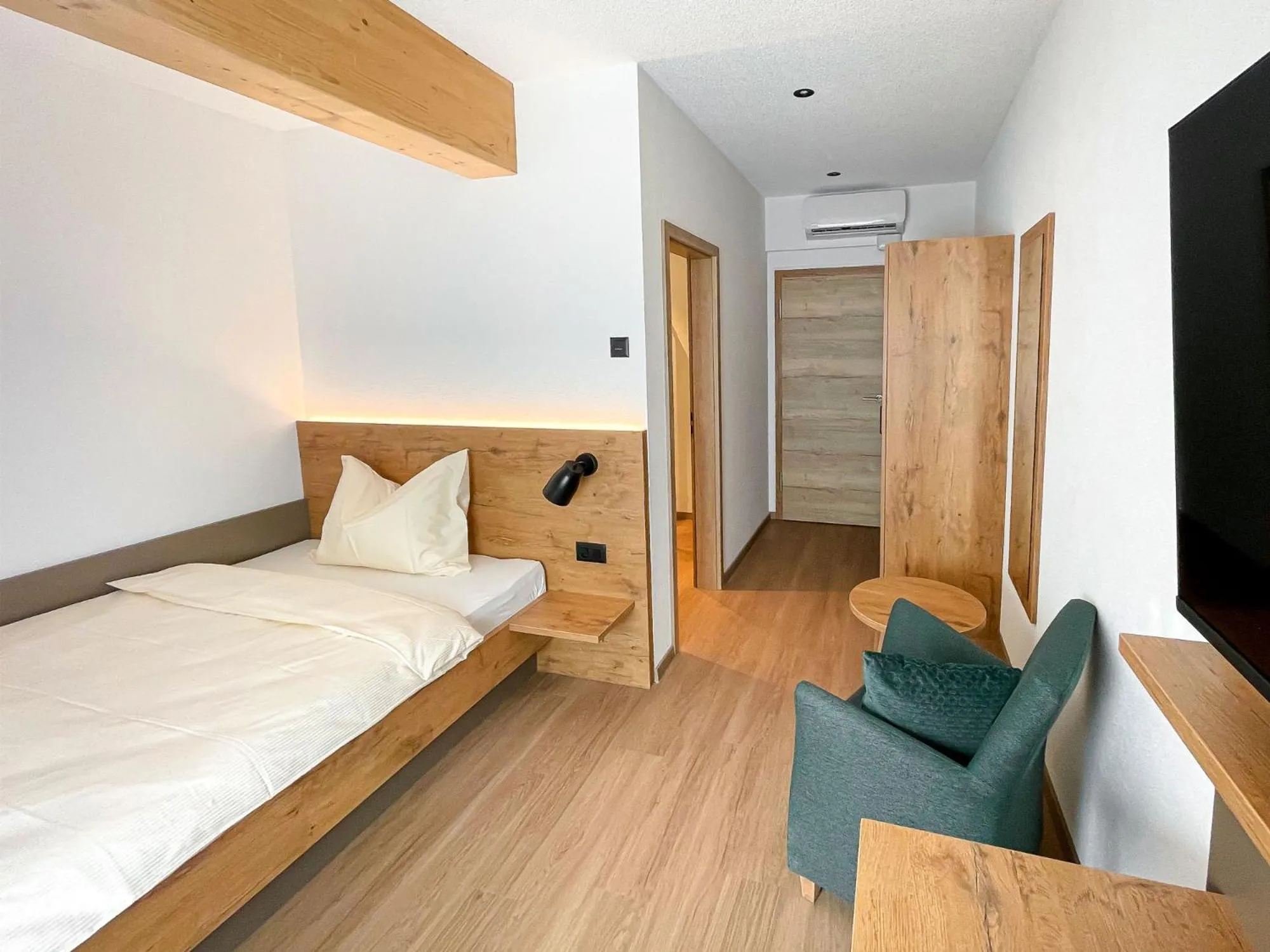 Photo of the whole room, Bed in Hotel Olympica