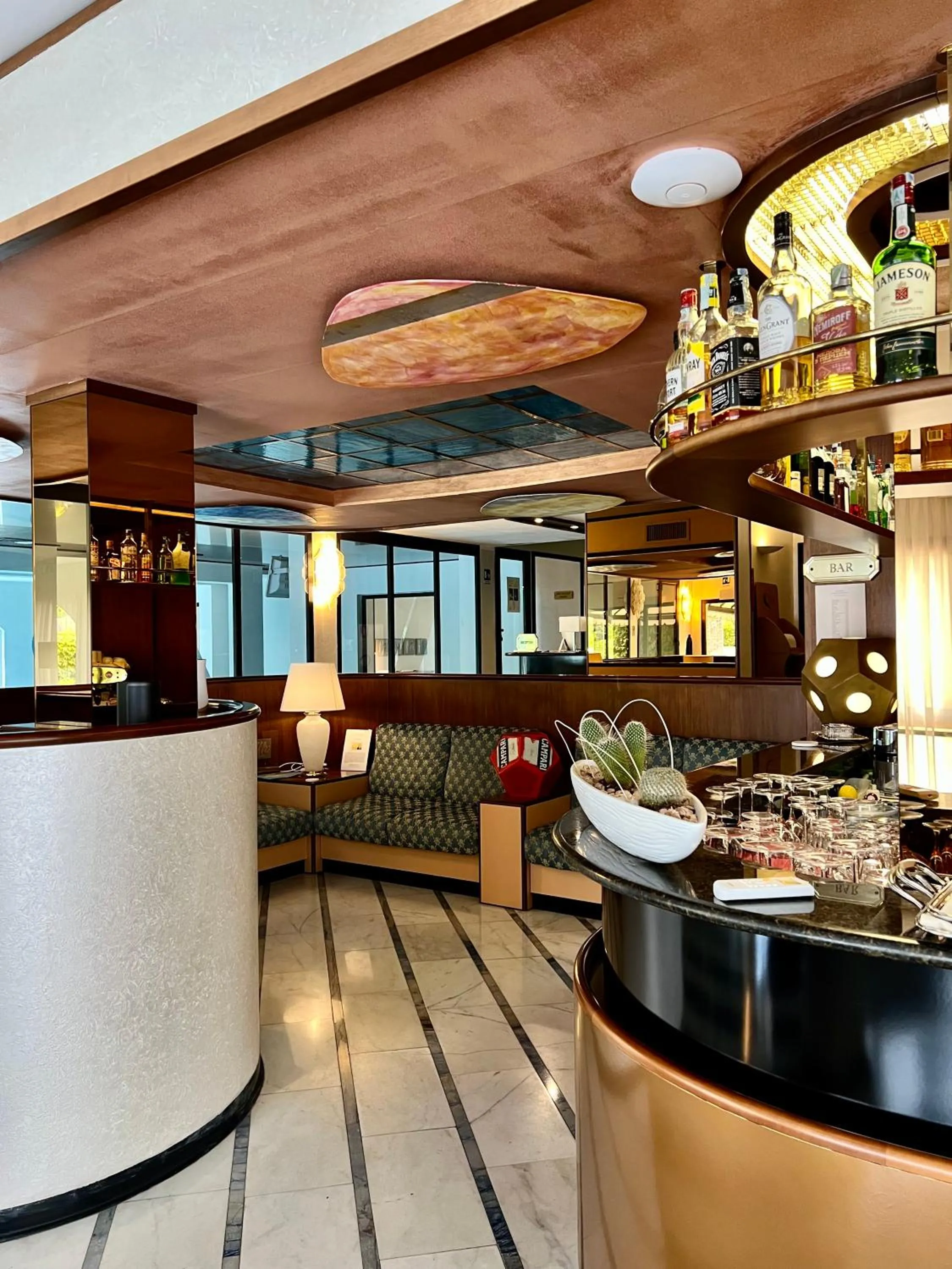 Restaurant/places to eat in Arthotel Gabbiano Azzurro Due