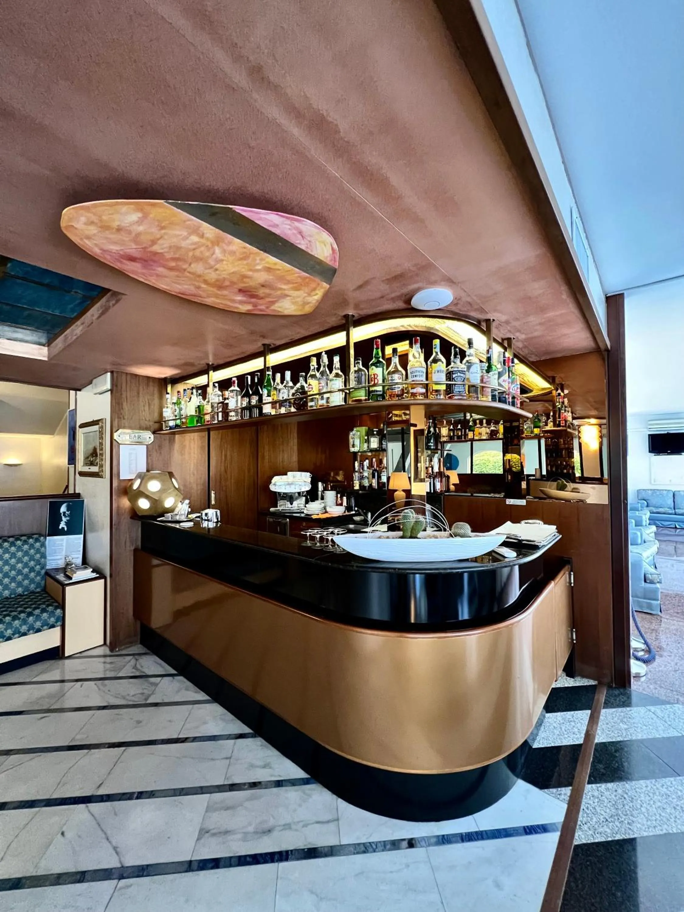 Lounge or bar in Arthotel Gabbiano Azzurro Due