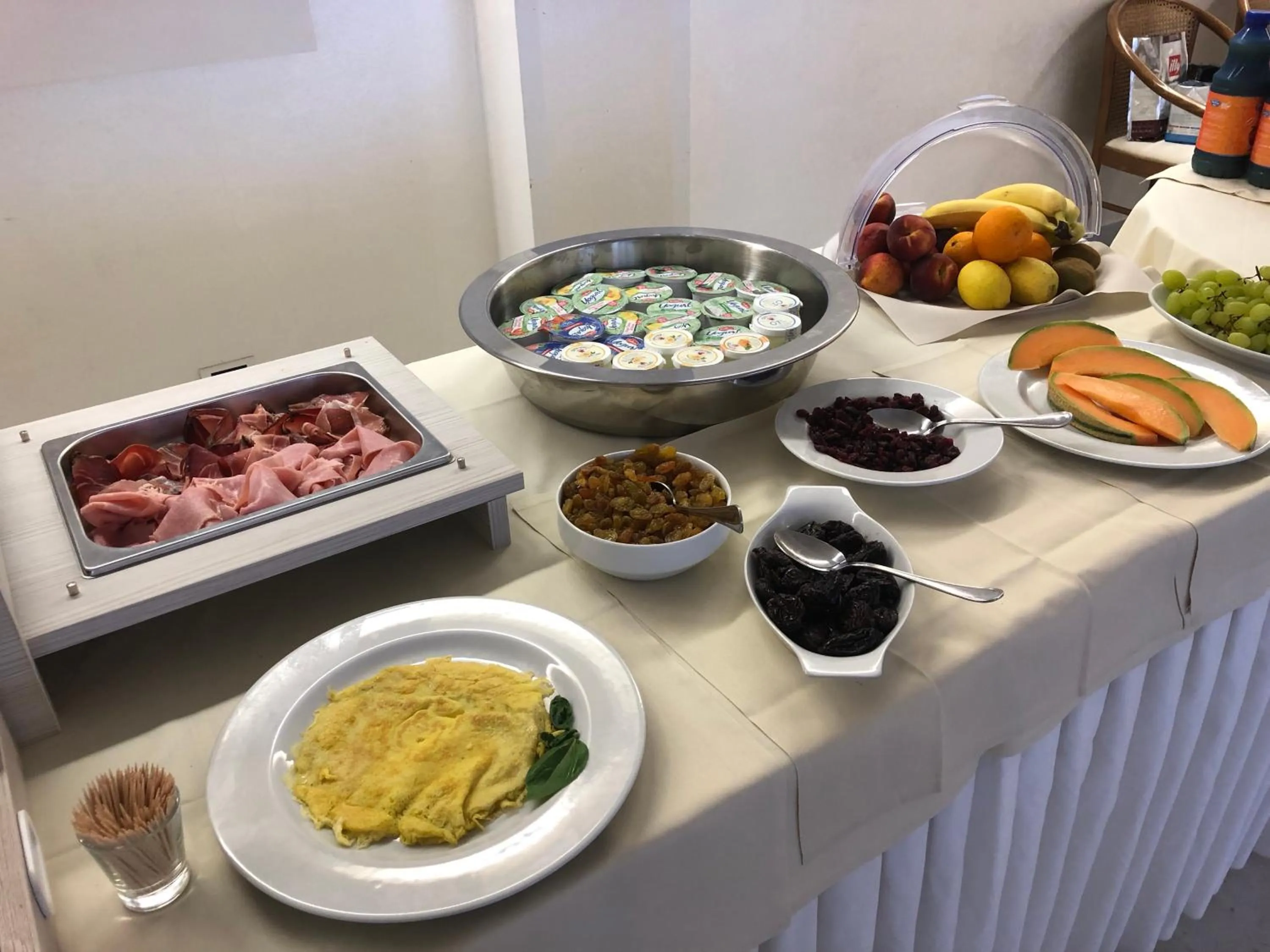 Buffet breakfast in Arthotel Gabbiano Azzurro Due