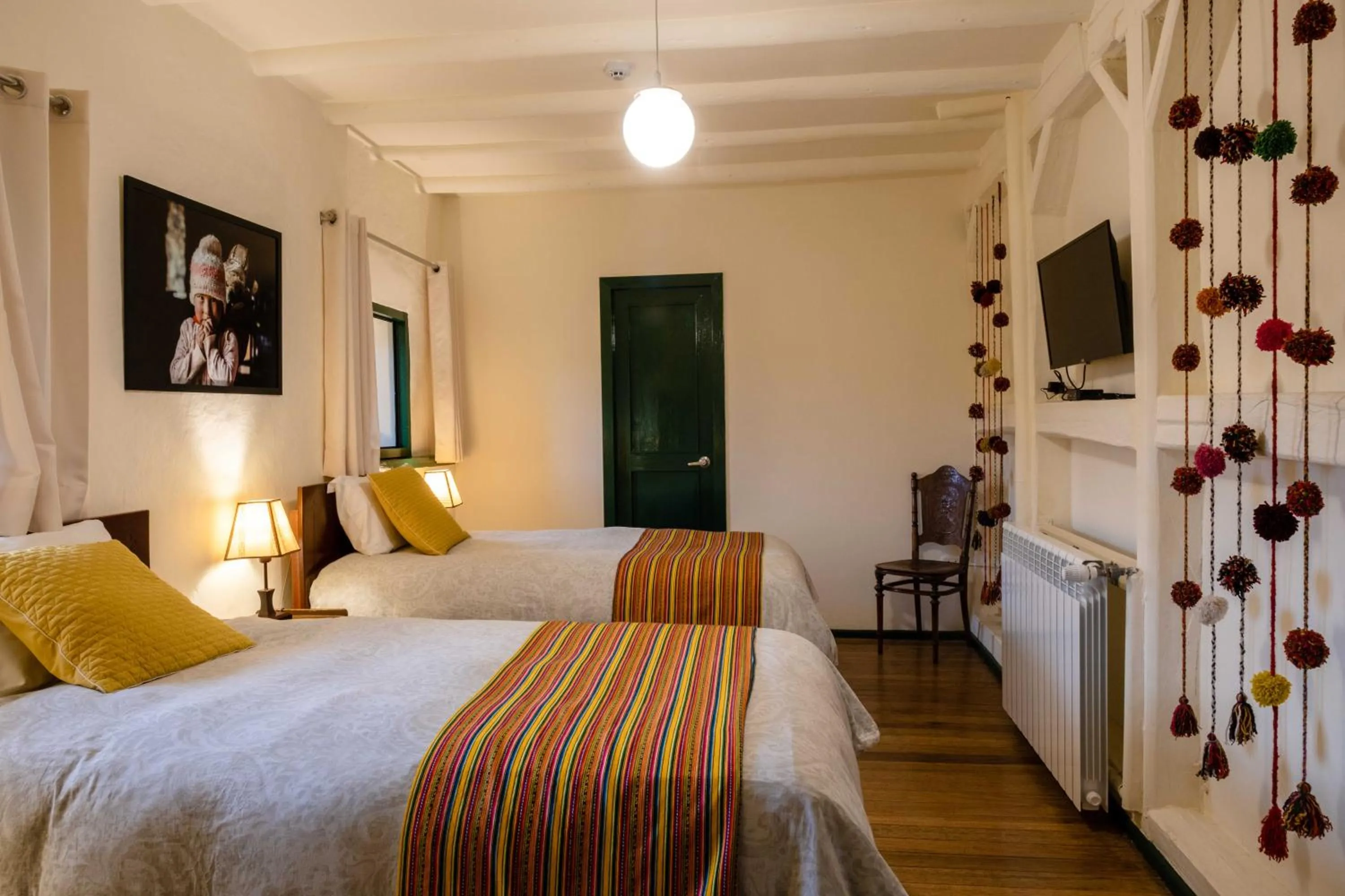 TV and multimedia, Bed in Hostal Corihuasi