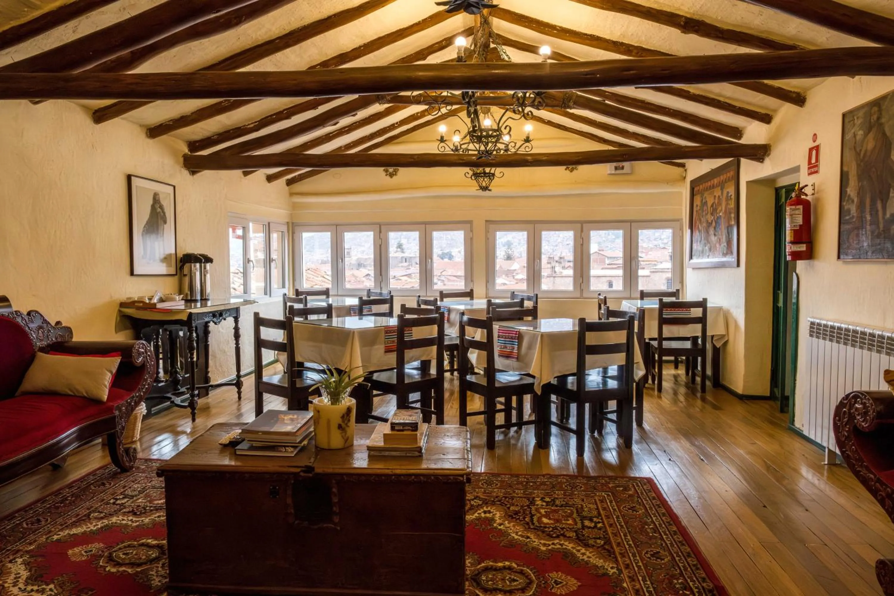 Restaurant/places to eat in Hostal Corihuasi