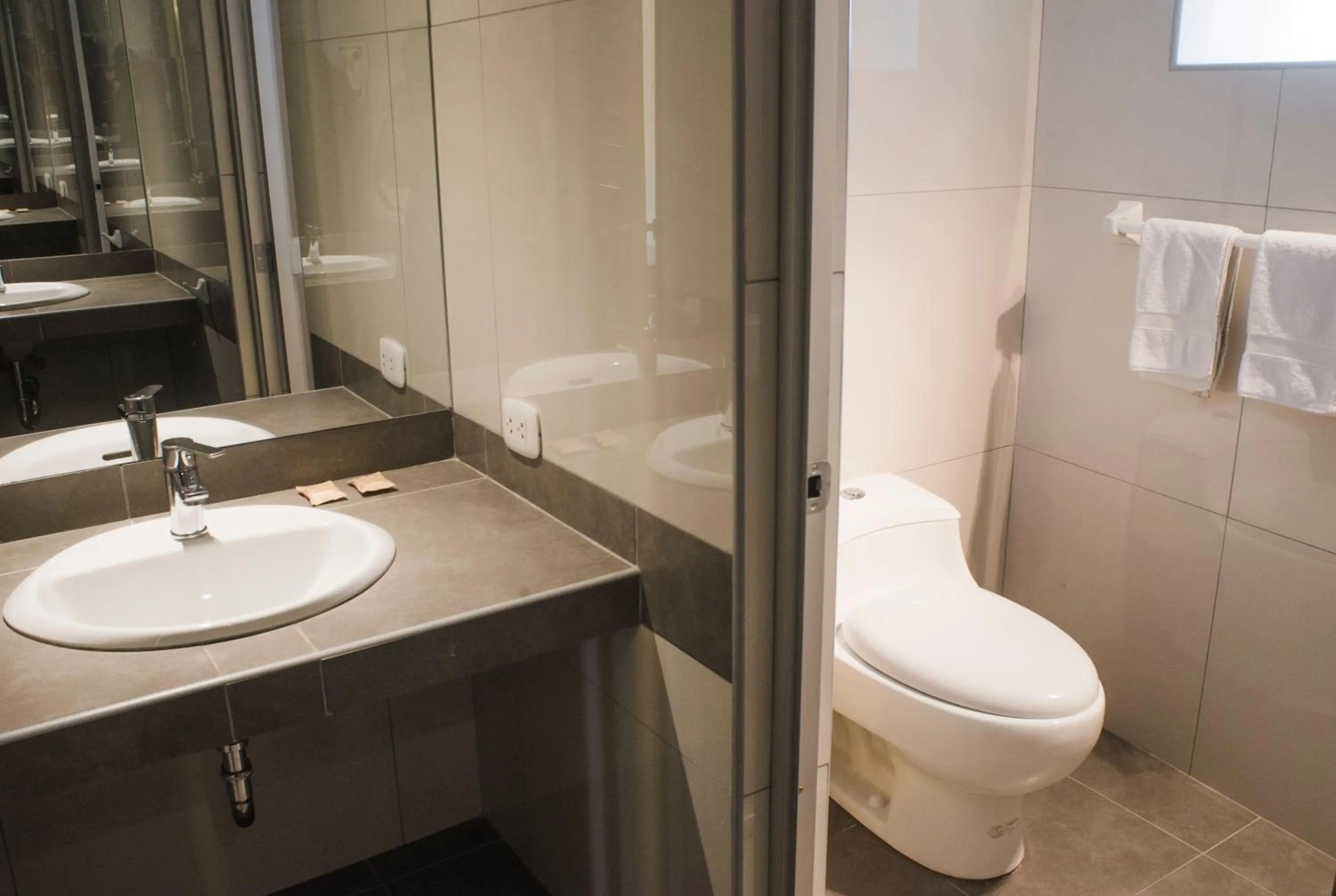 Bathroom in Hostal Corihuasi