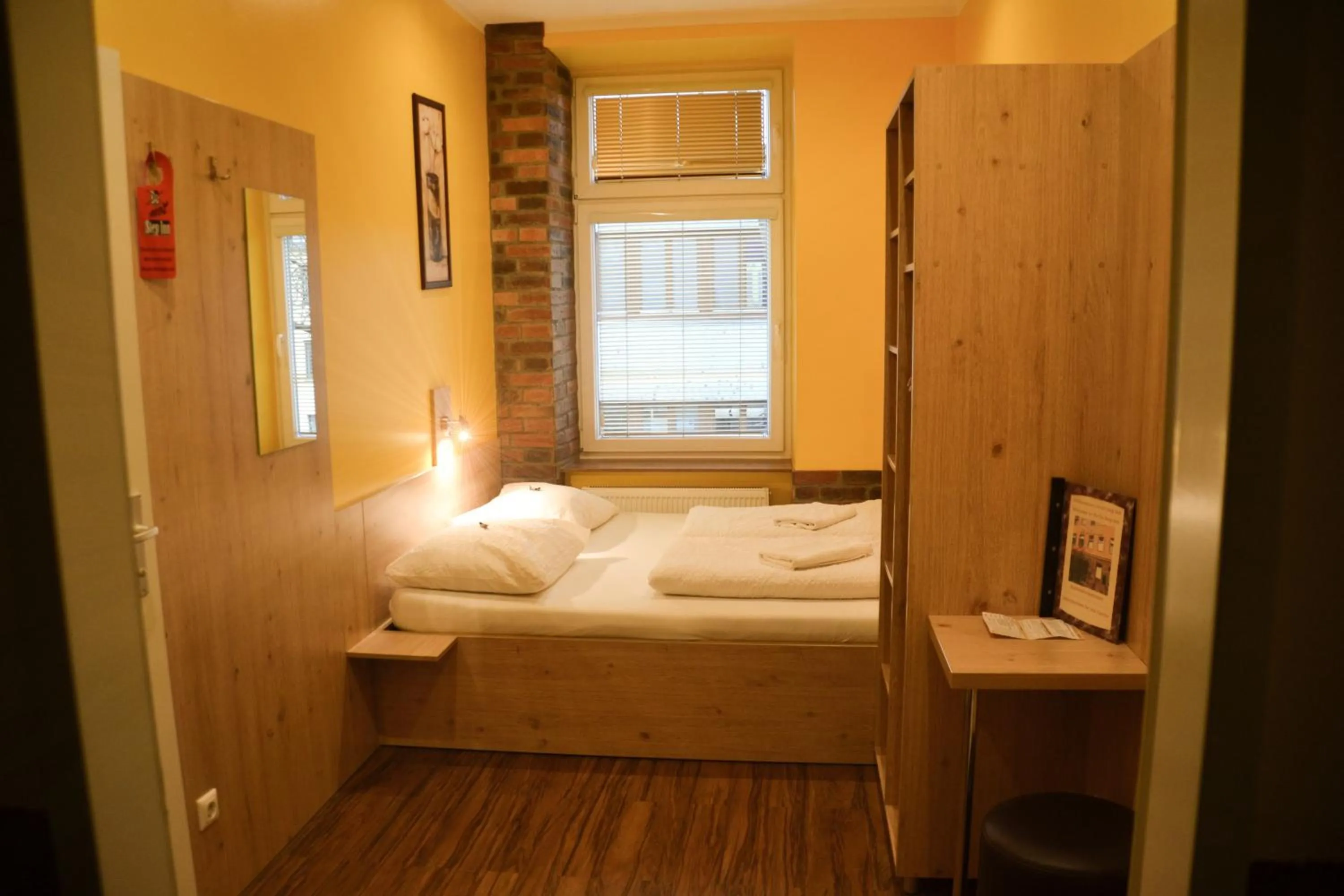 Day, Bed in Do Step Inn Home - Hotel & Hostel