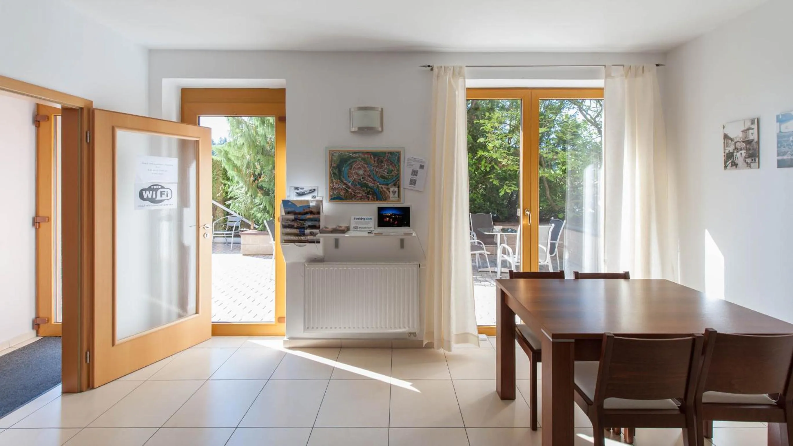 Library in Hotel Garni Pod Skalkou