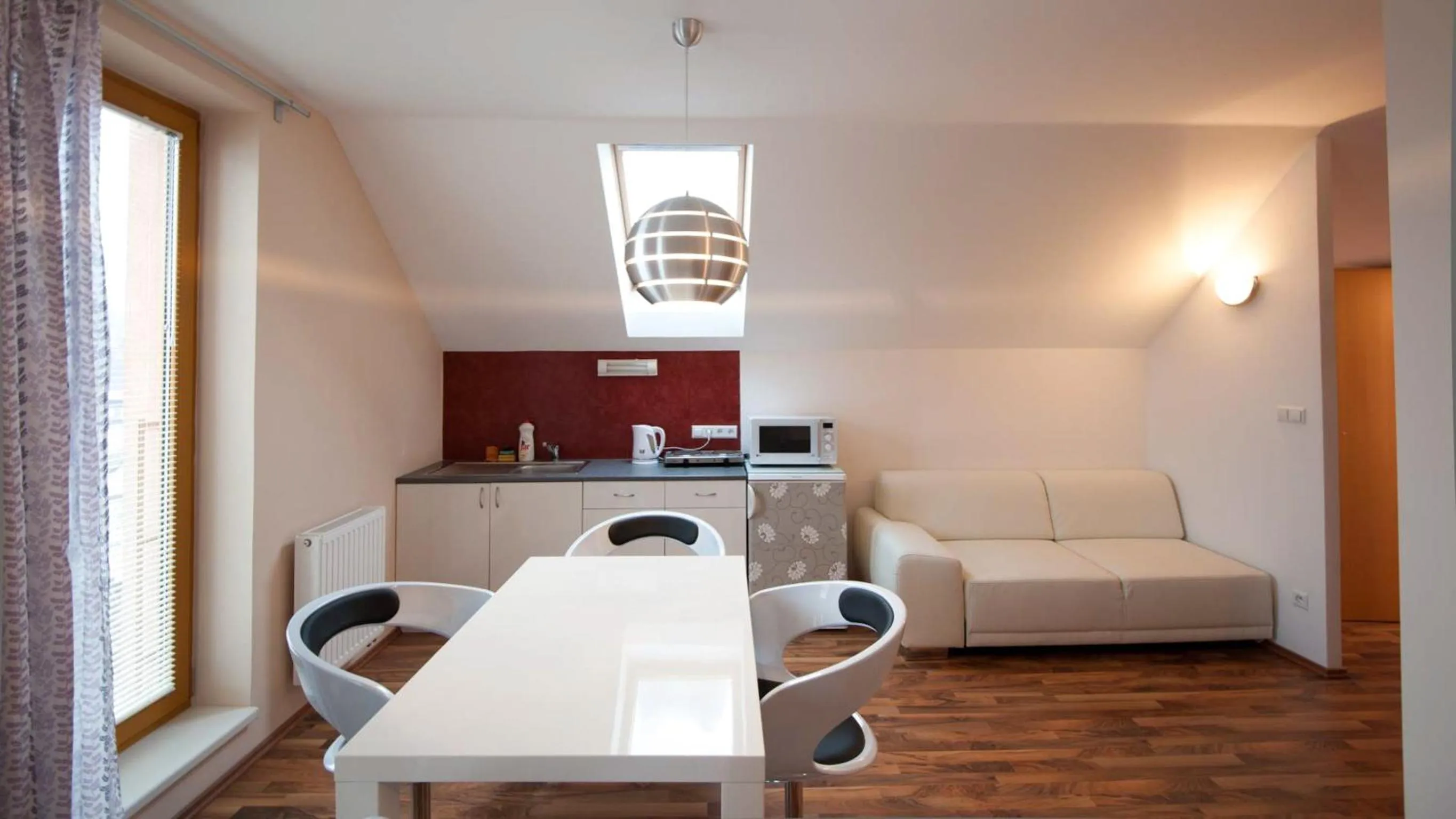 Coffee/tea facilities, Bed in Hotel Garni Pod Skalkou