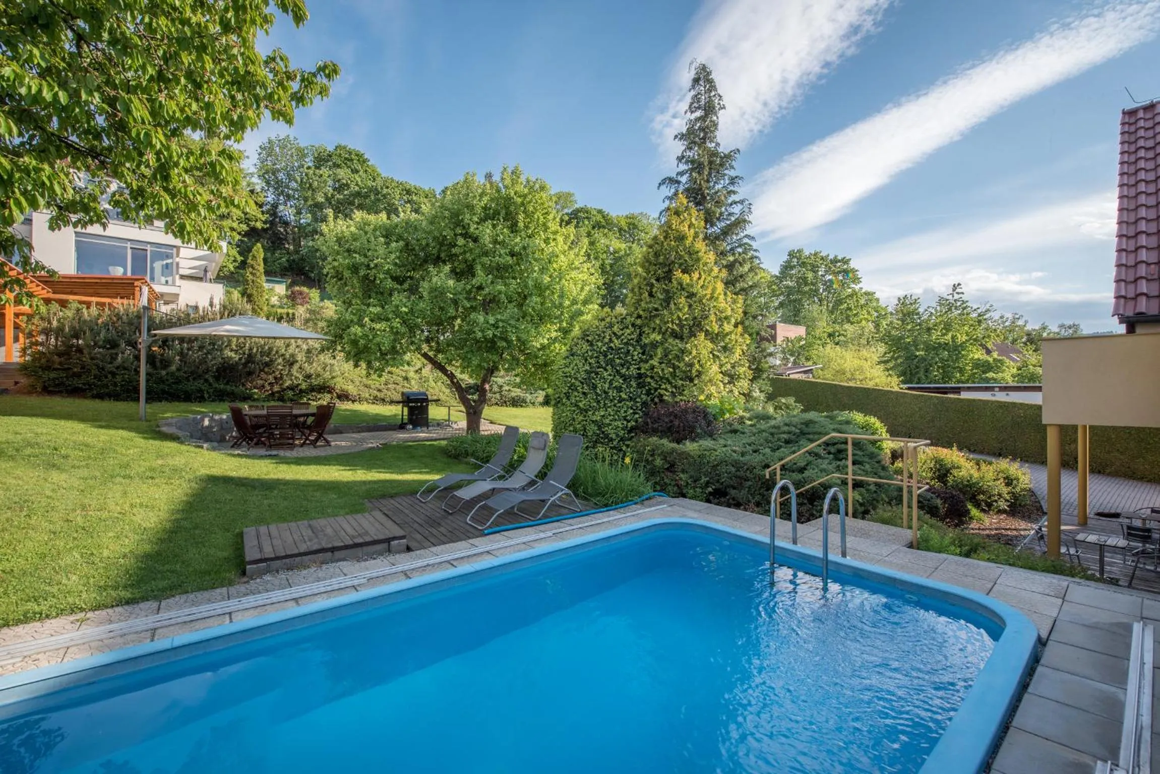 Pool view in Hotel Garni Pod Skalkou