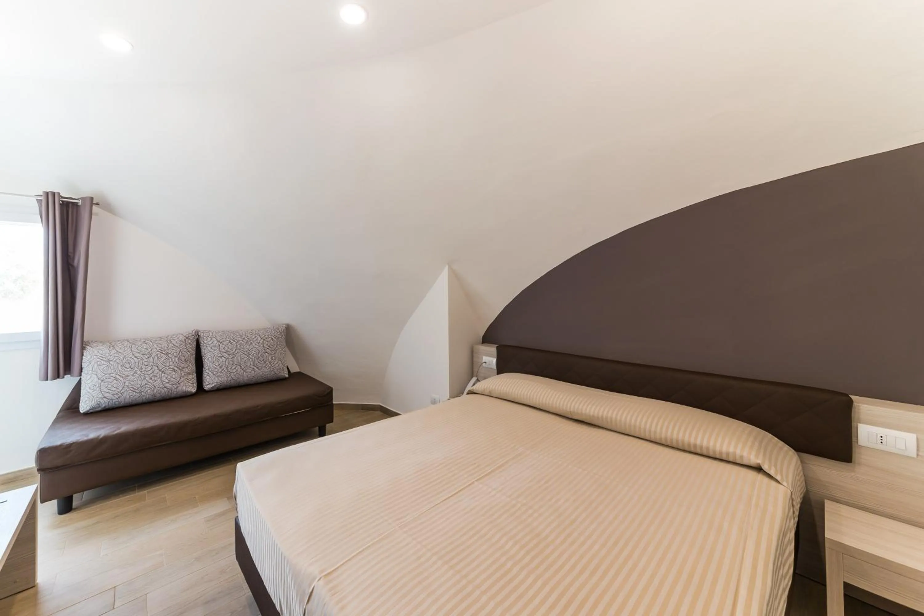 Bedroom, Bed in Torre Cintola Greenblu Sea Emotions