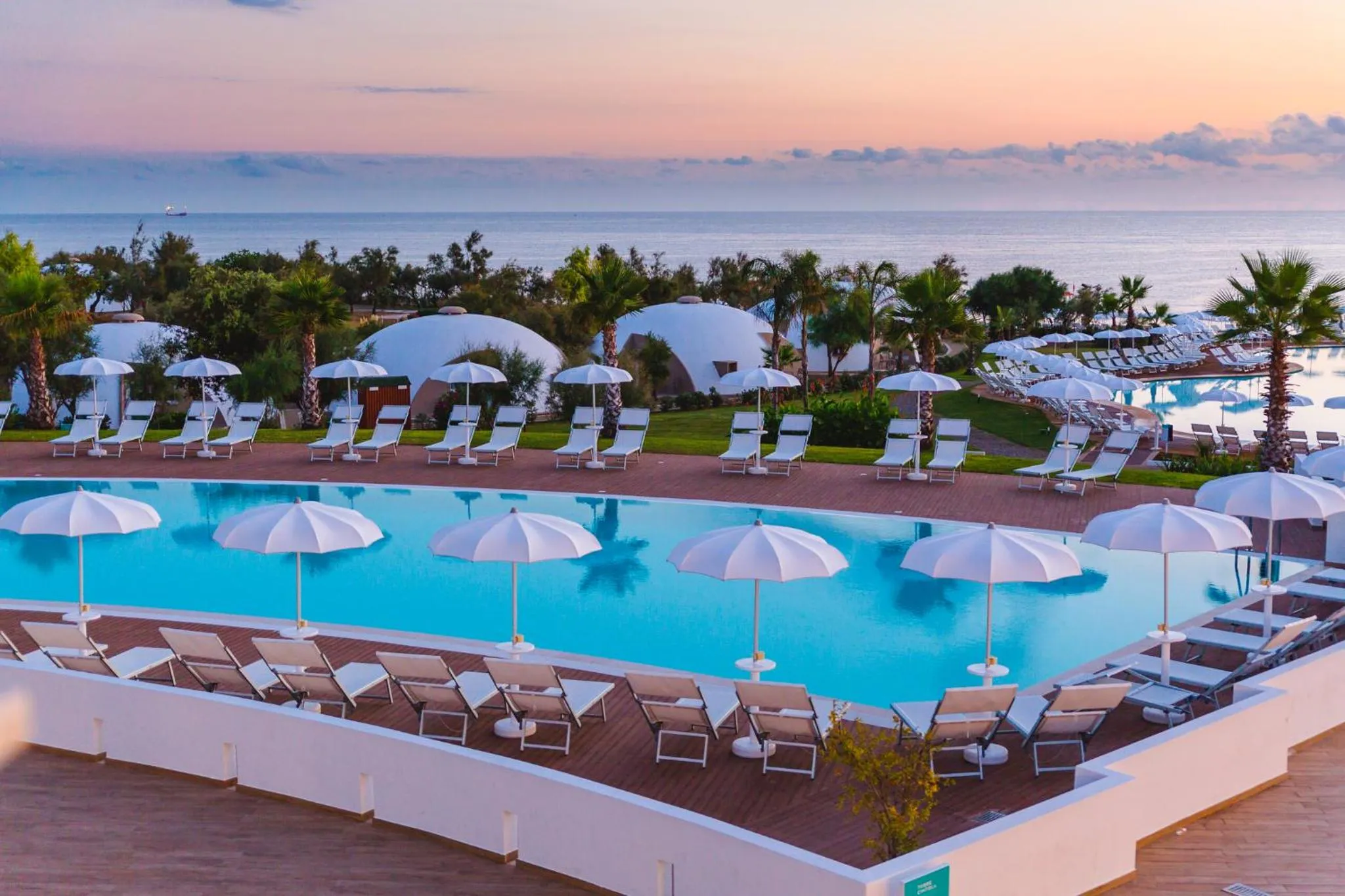 Property building in Torre Cintola Greenblu Sea Emotions