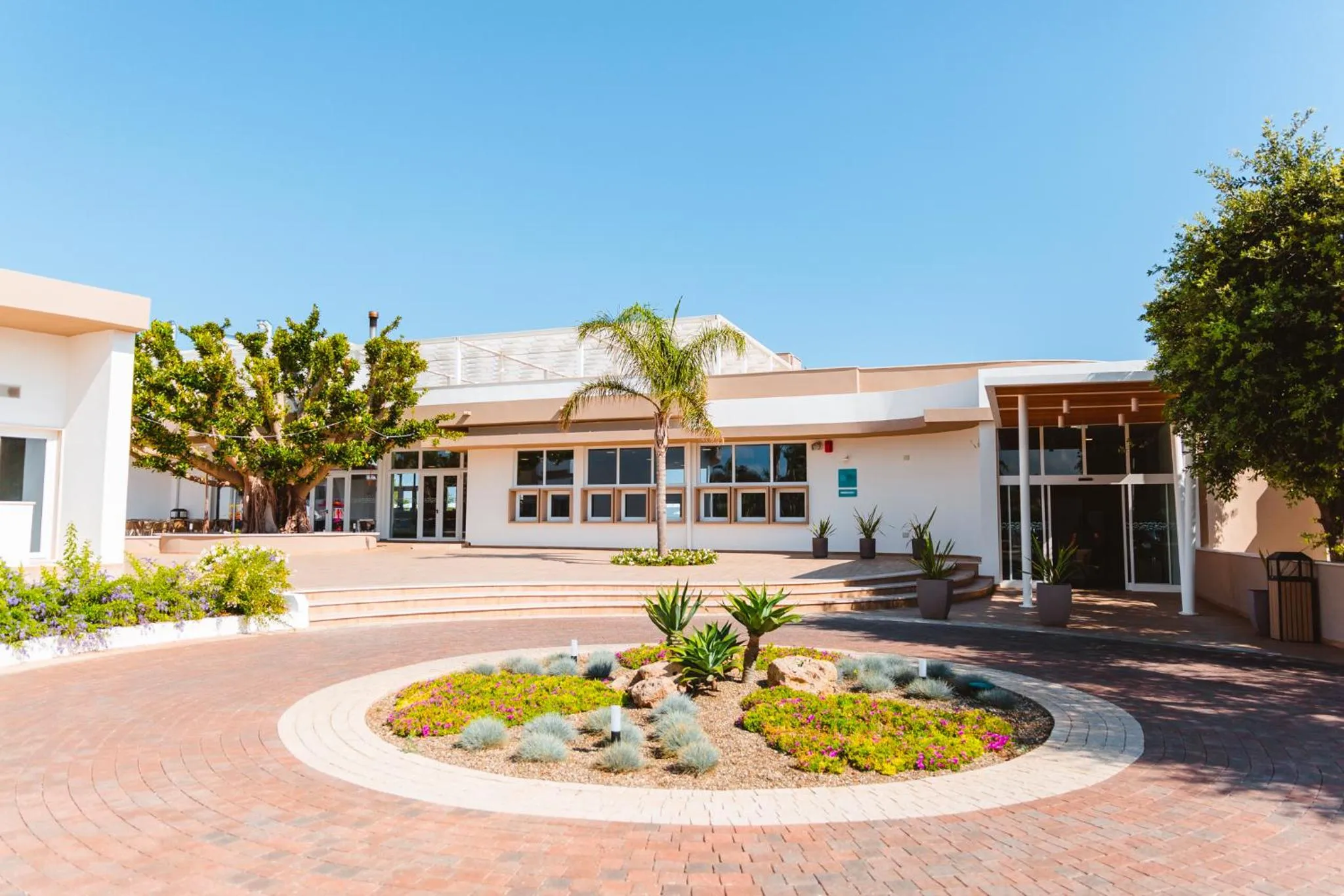 Property building in Torre Cintola Greenblu Sea Emotions