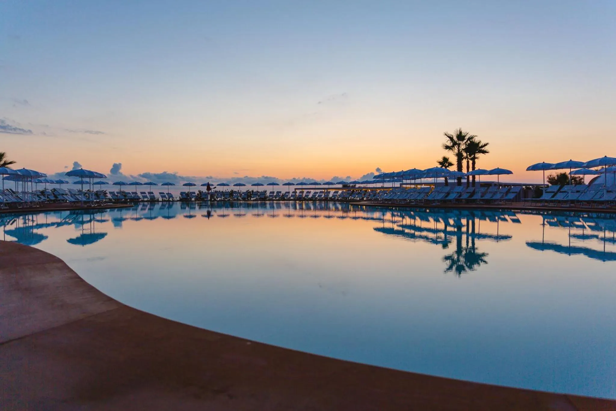 Property building in Torre Cintola Greenblu Sea Emotions