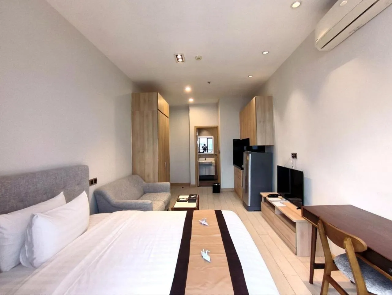 Communal lounge/ TV room, Bed in The View Serviced Residence 豪景日式酒店公寓
