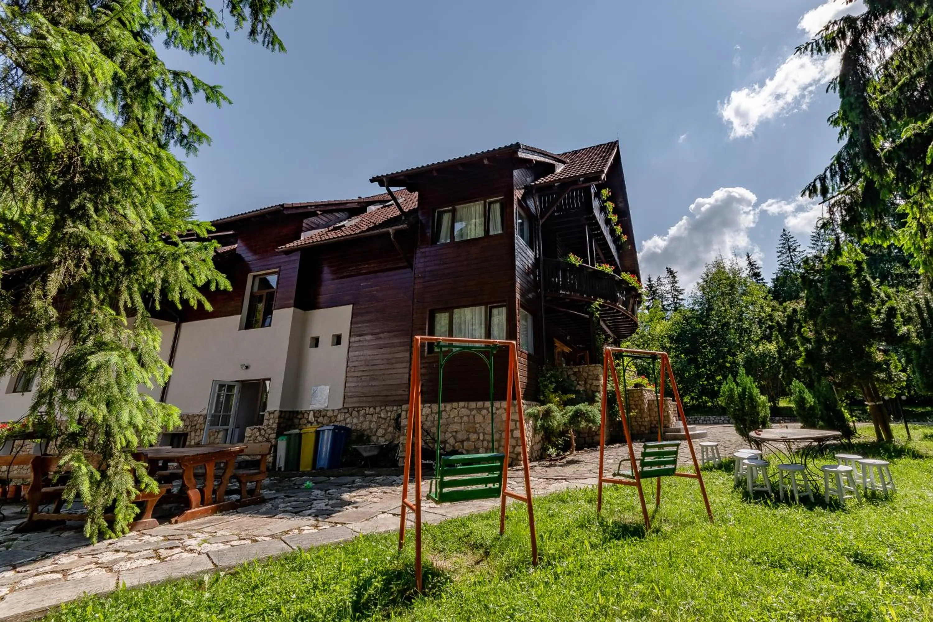 Property building in Vila Zorile