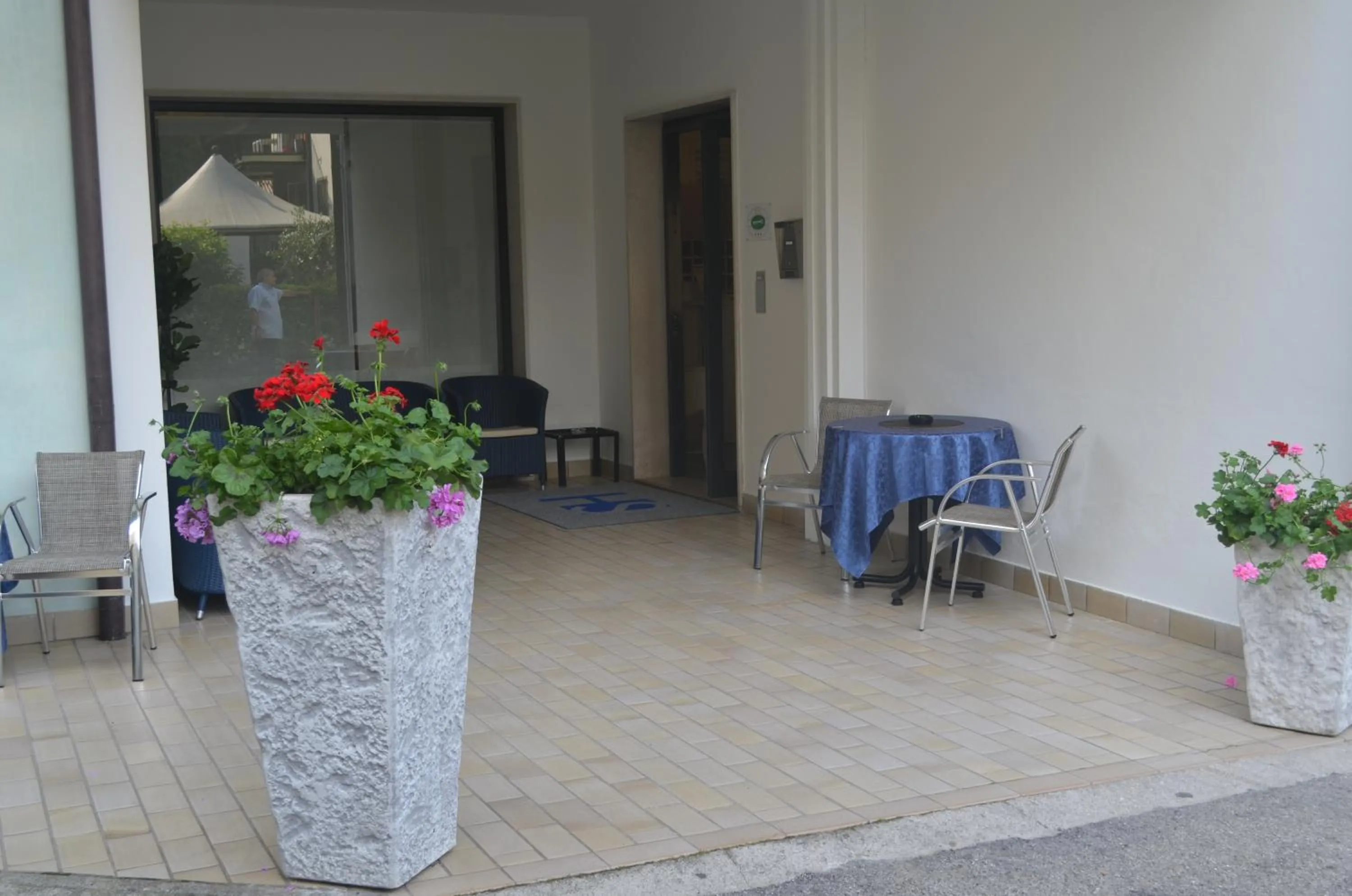 Facade/entrance in Hotel Serenella