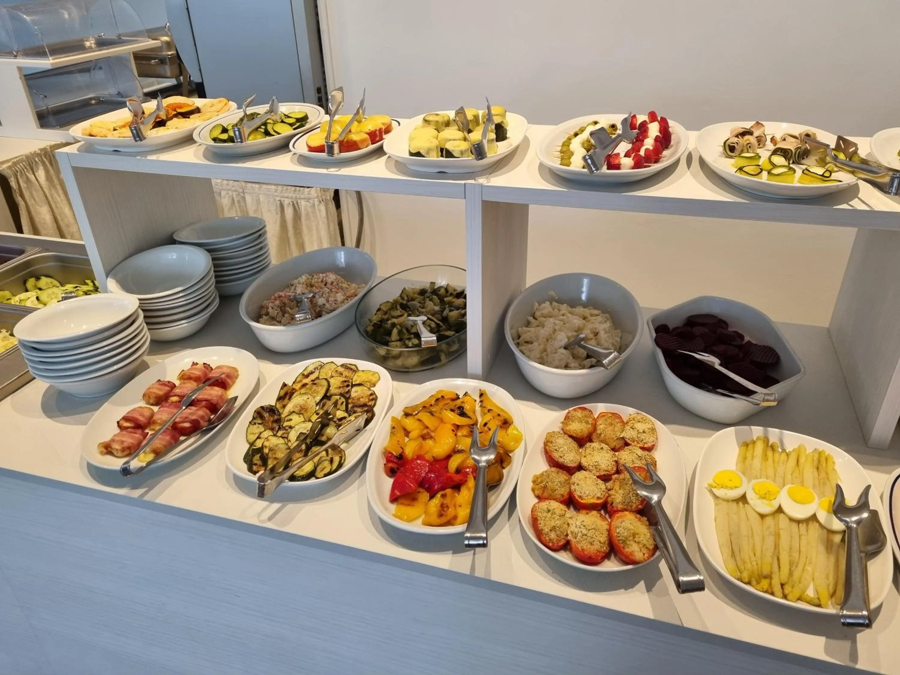 Food and drinks in Hotel Serenella