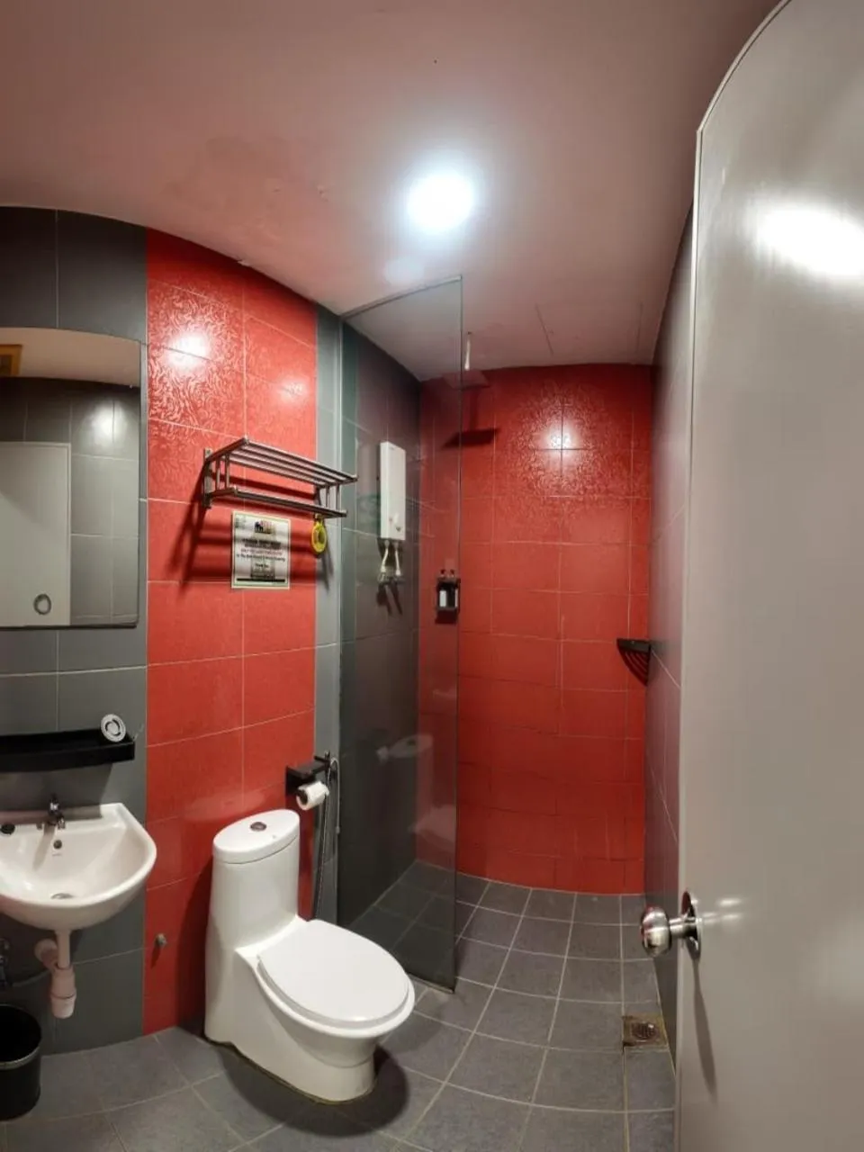 Bathroom in Metroinn Hotel