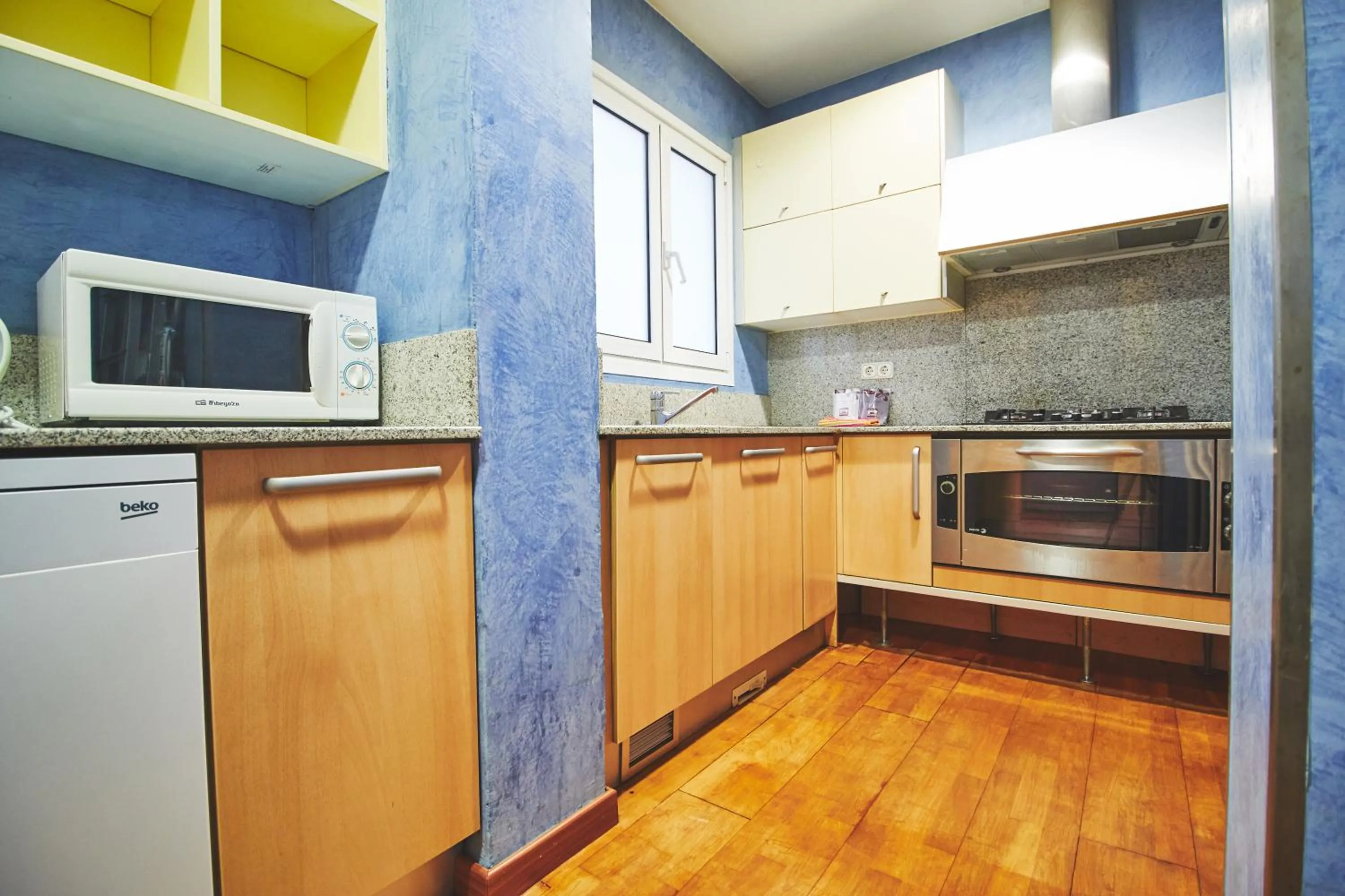 Day in Alcam Plaza Cataluña