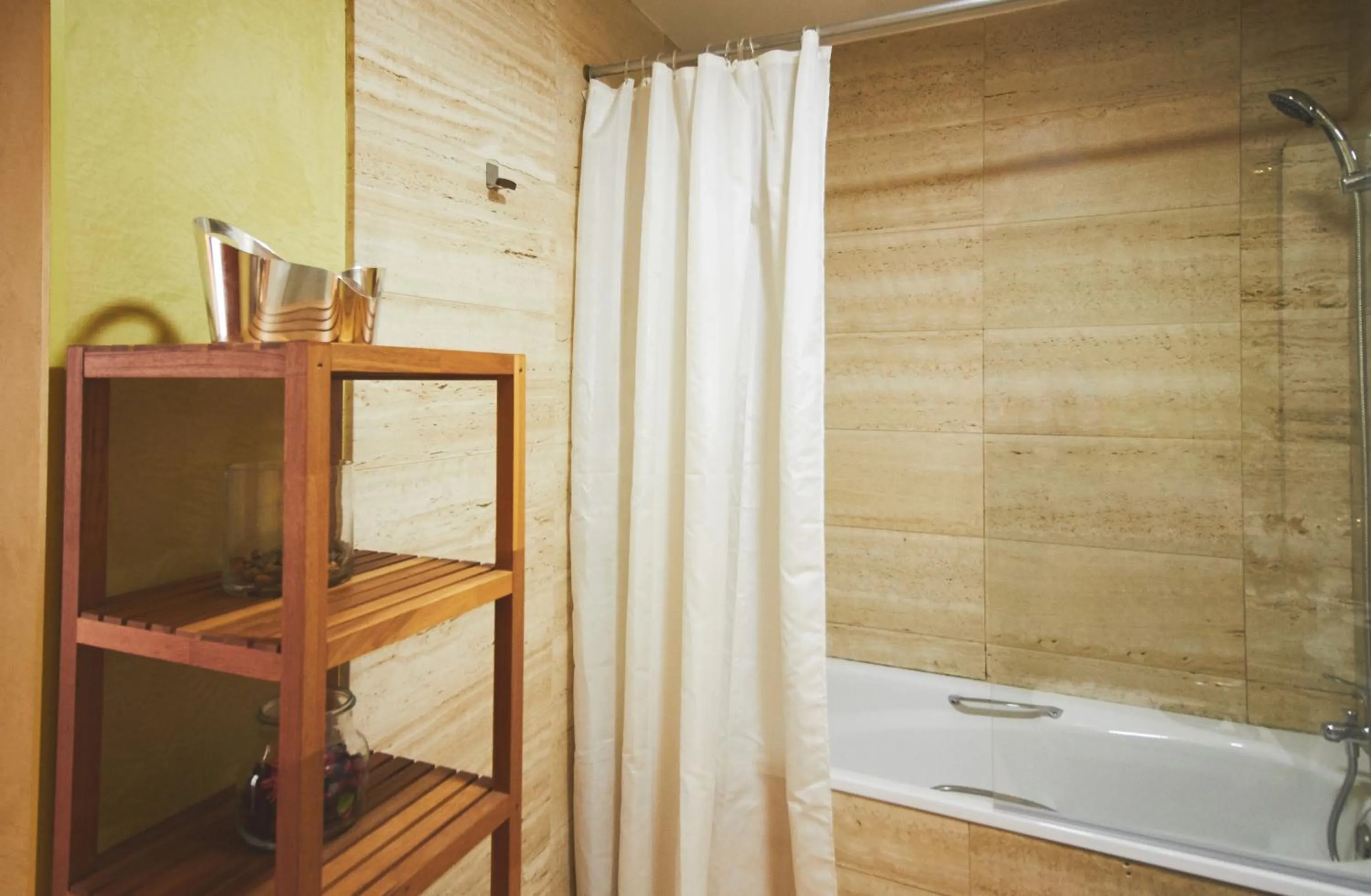 Day in Alcam Plaza Cataluña