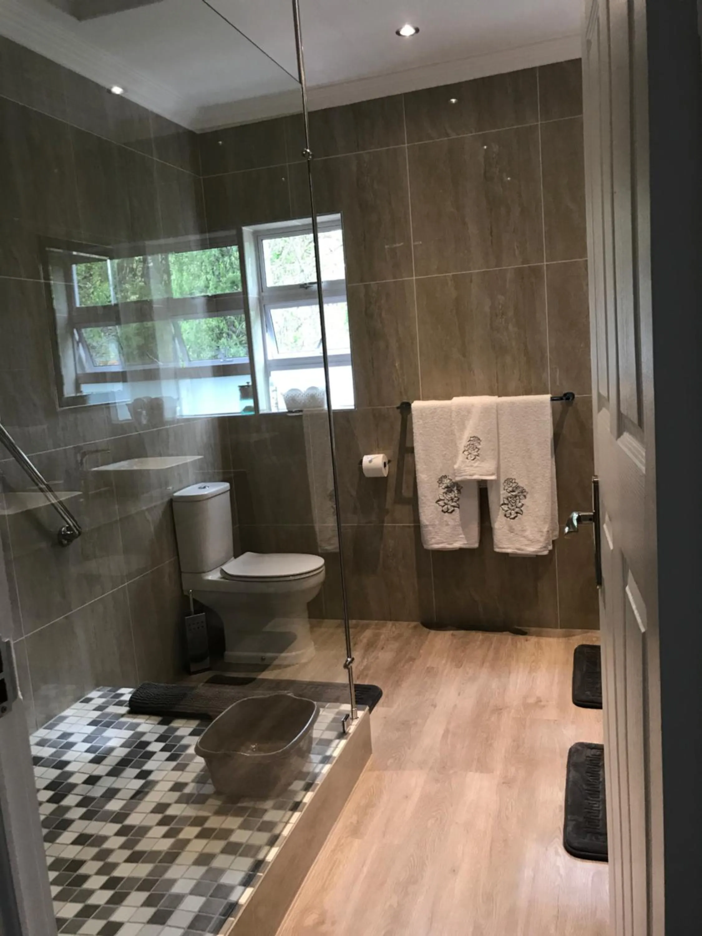 Shower in Edenwood House
