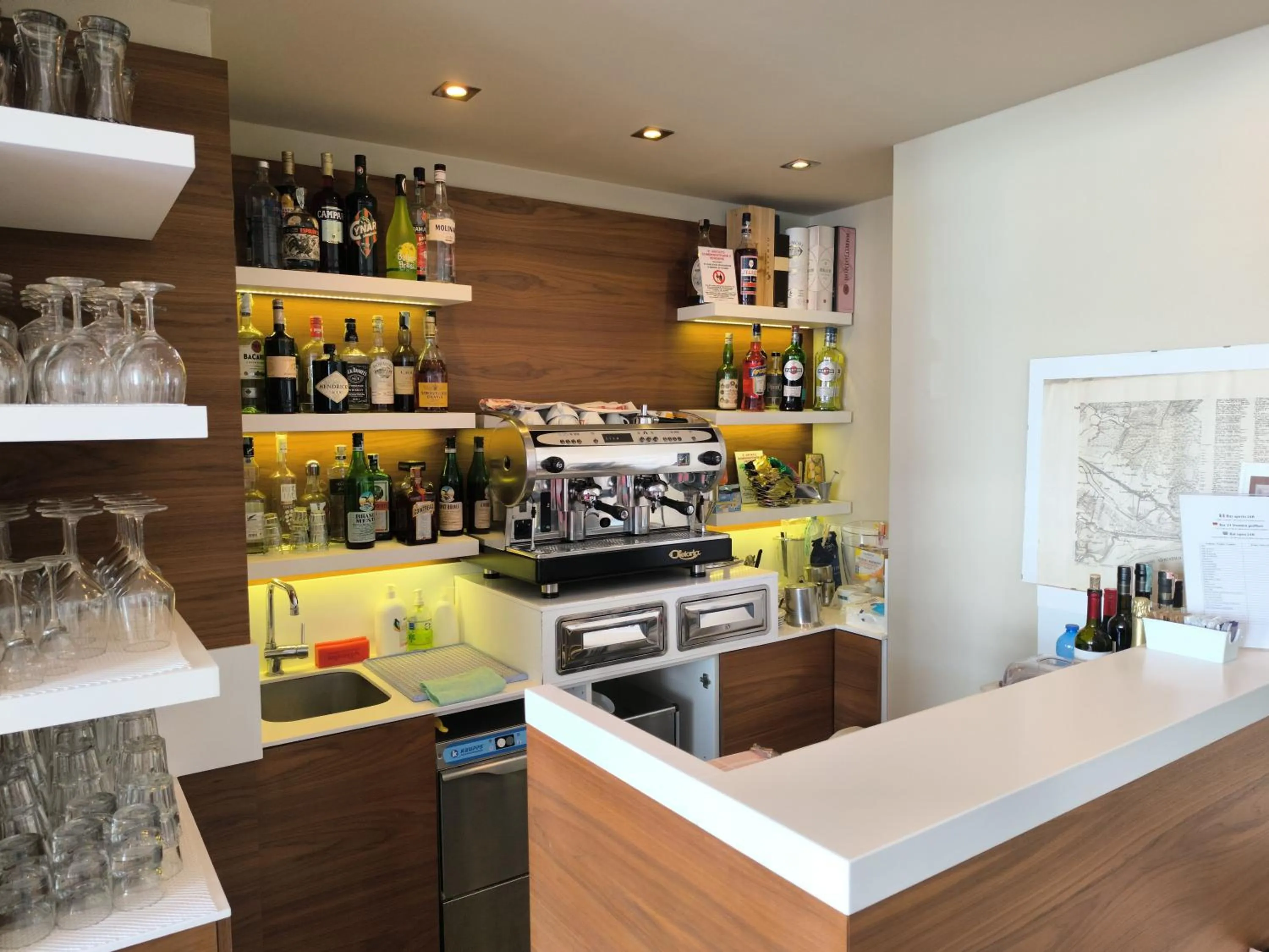 Lounge or bar in Hotel Midi