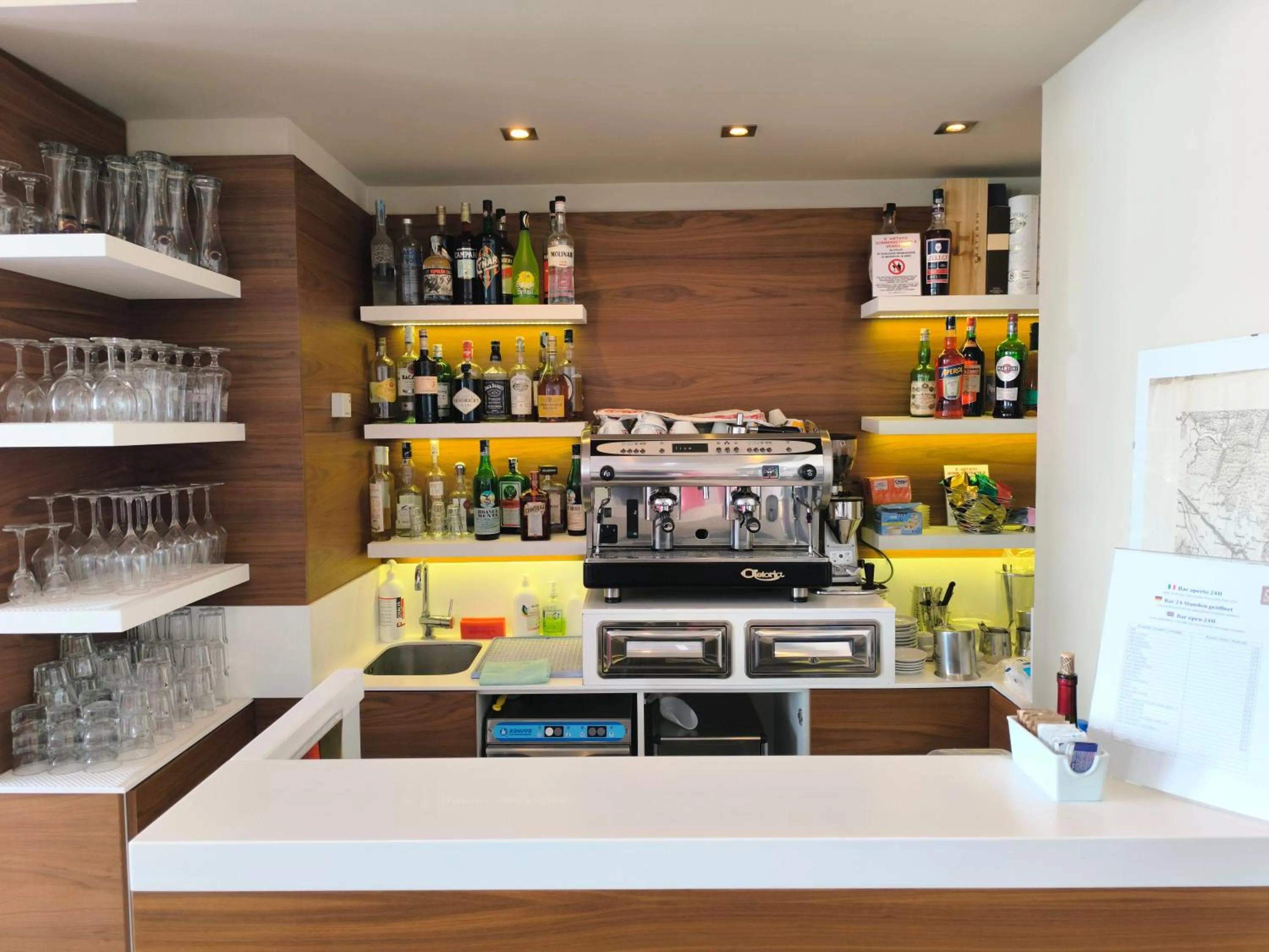 Lounge or bar in Hotel Midi