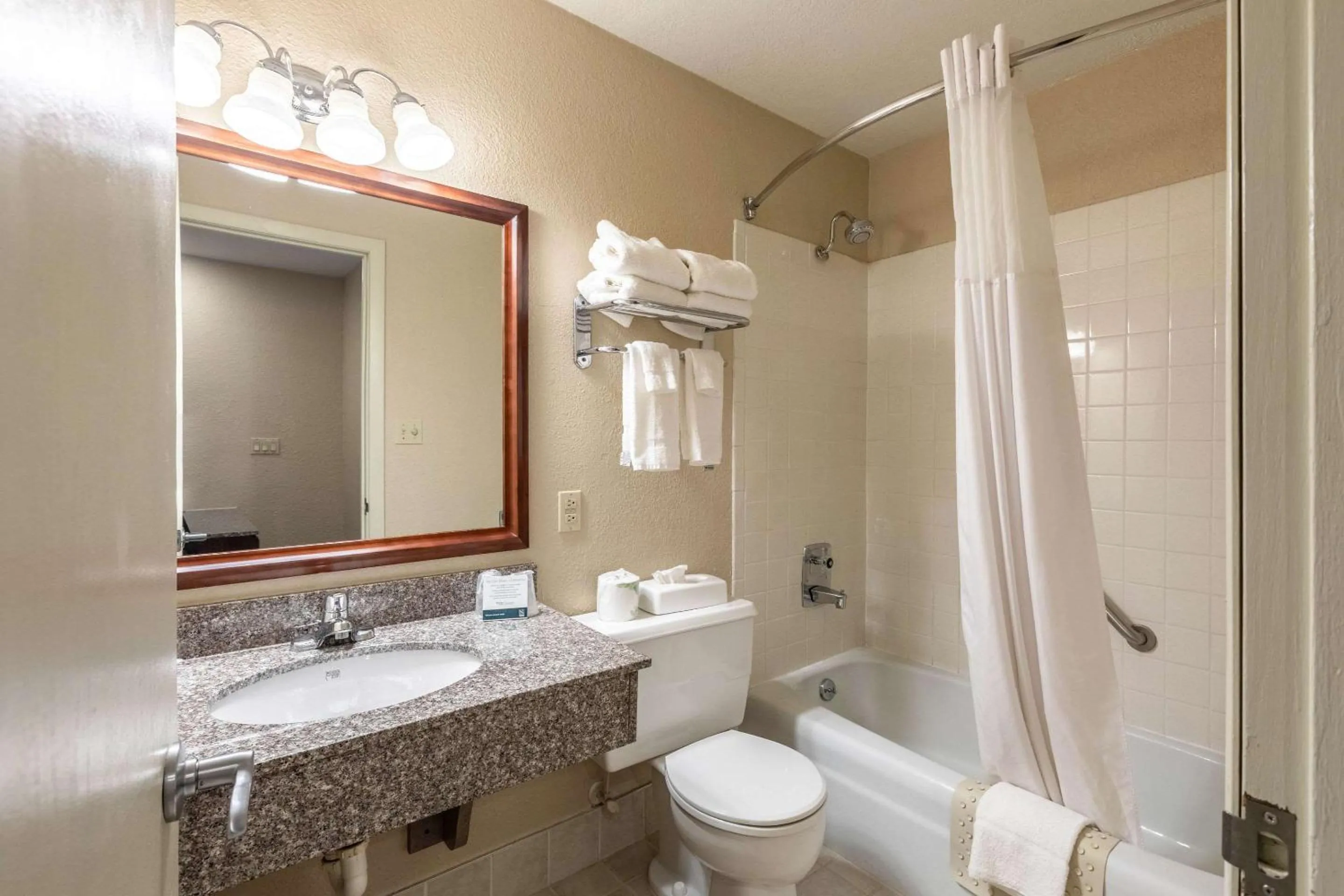 Shower, Bathroom in Quality Inn Wausau