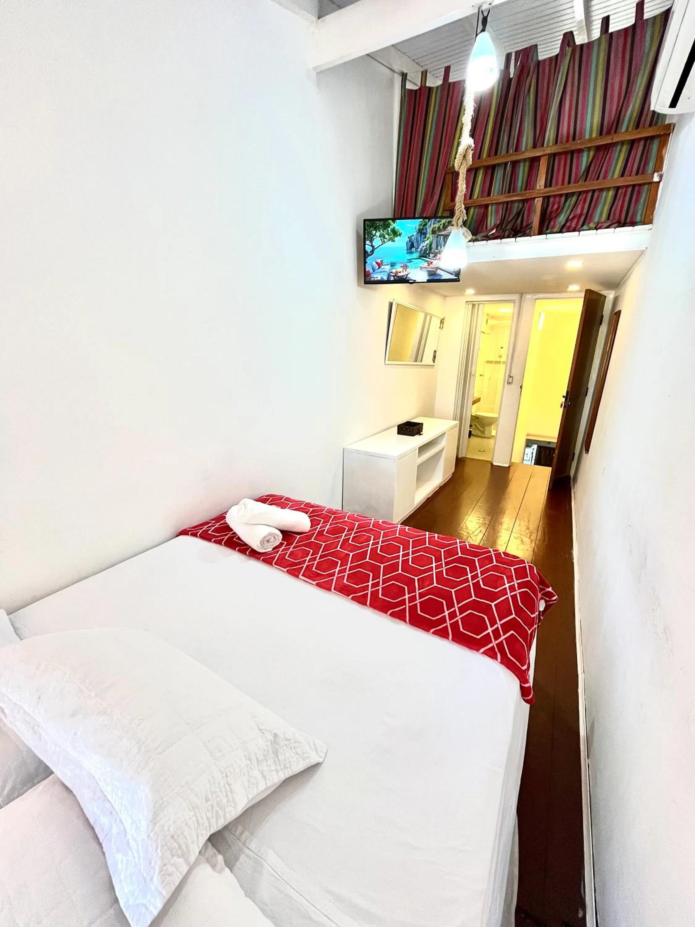 Small Double Room - single occupancy in Pousada Tô na Praia Juquehy