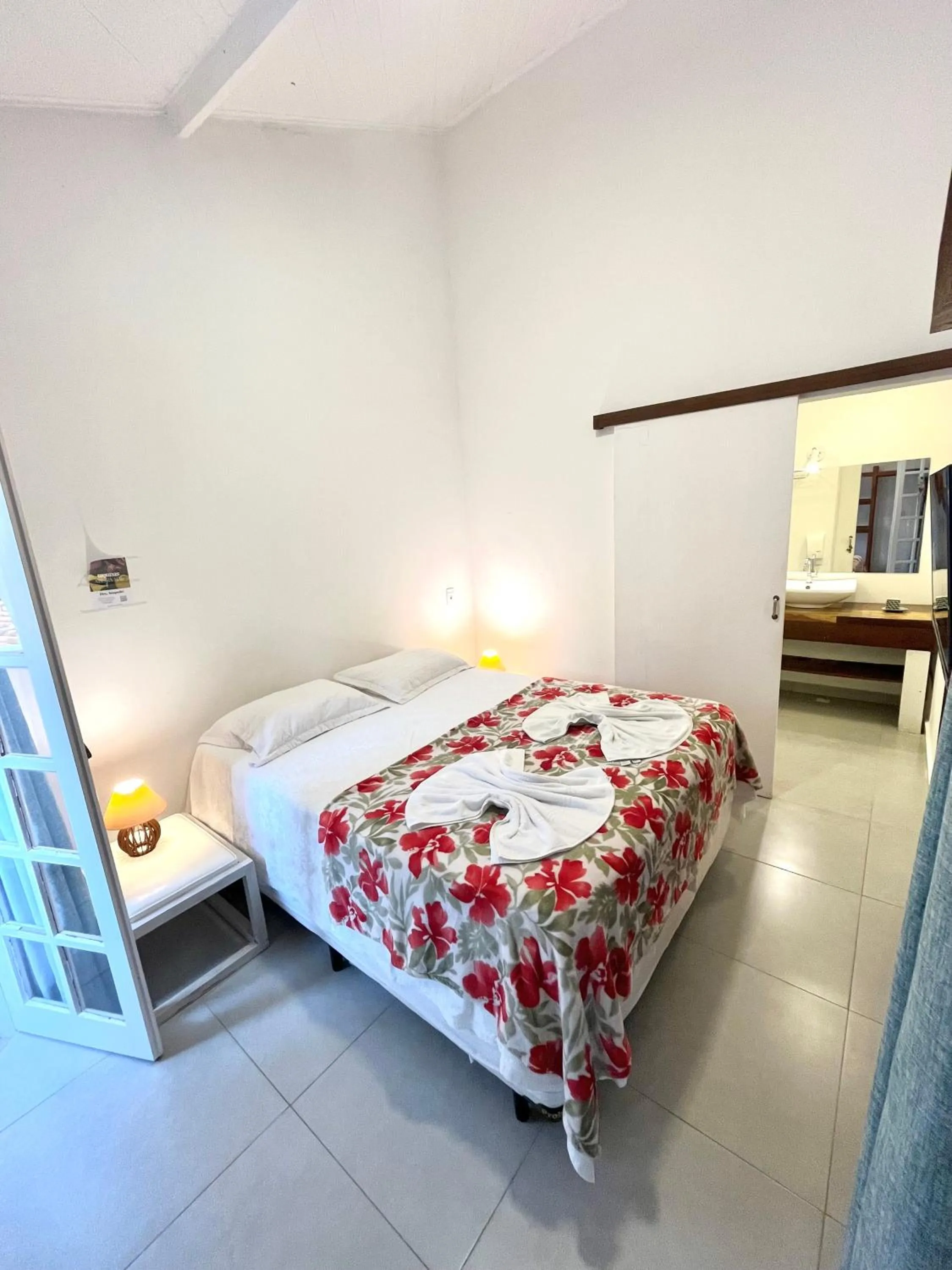 Suite with Balcony - single occupancy in Pousada Tô na Praia Juquehy