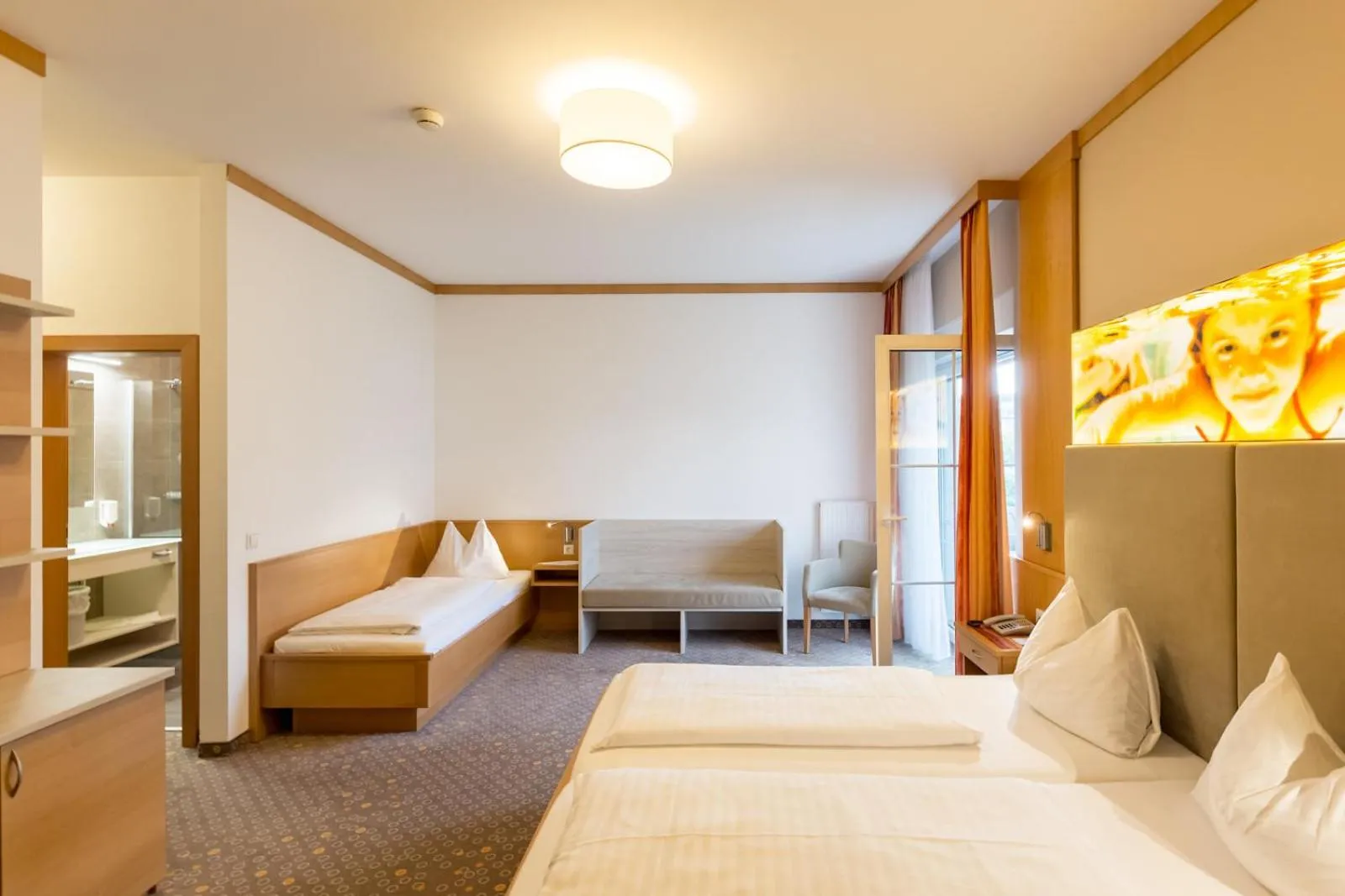 Bed in Thermenhotel Kurz