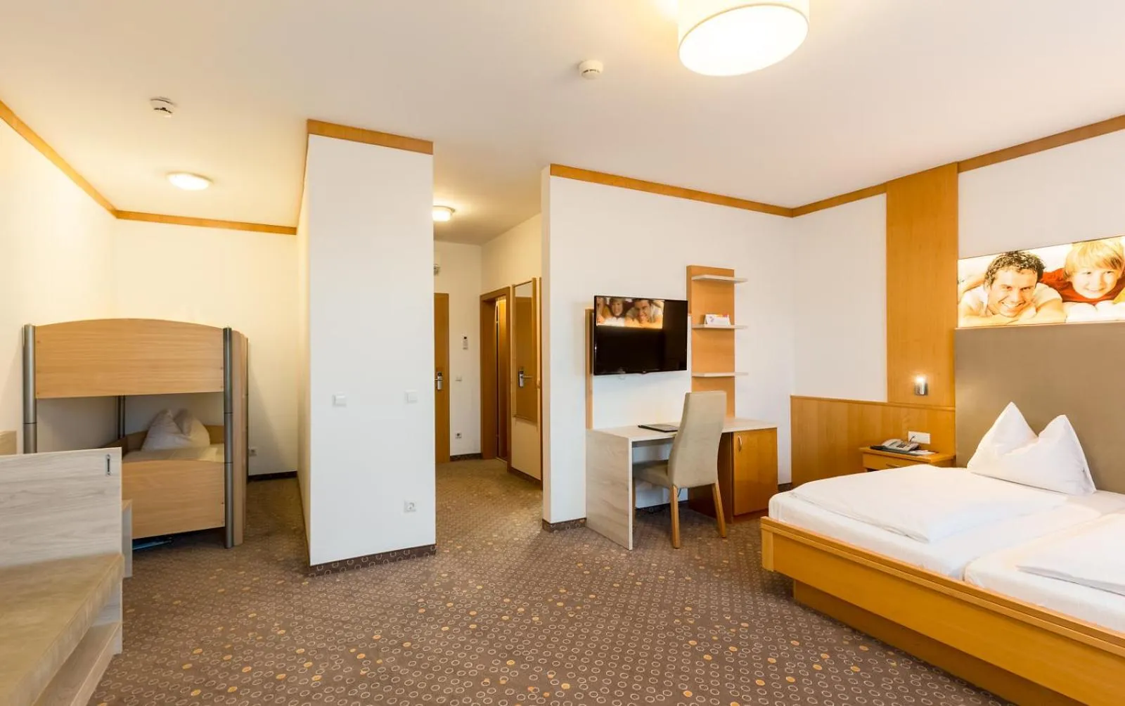 Bed in Thermenhotel Kurz