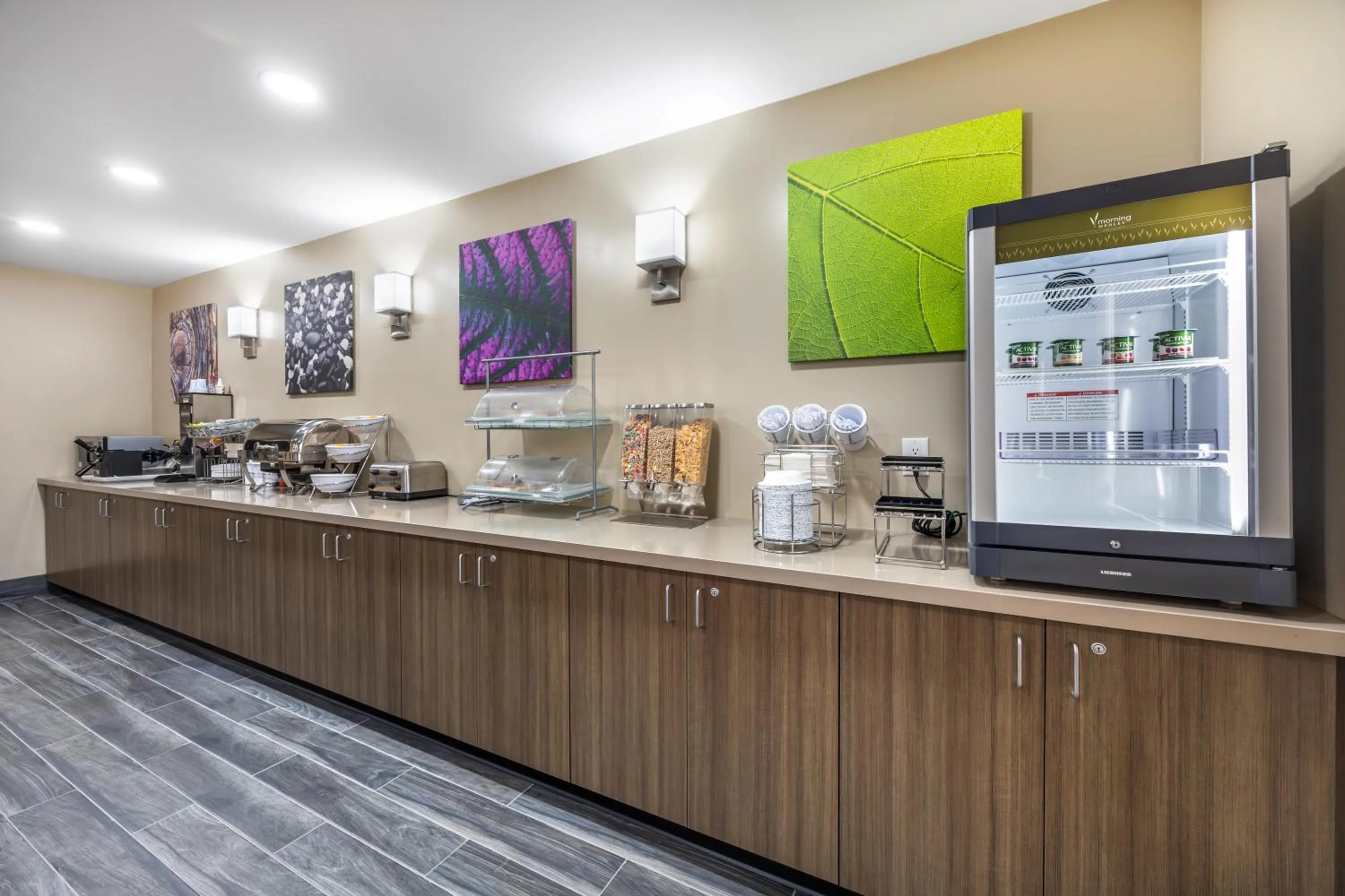 Buffet breakfast in Sleep Inn & Suites Salina I-135