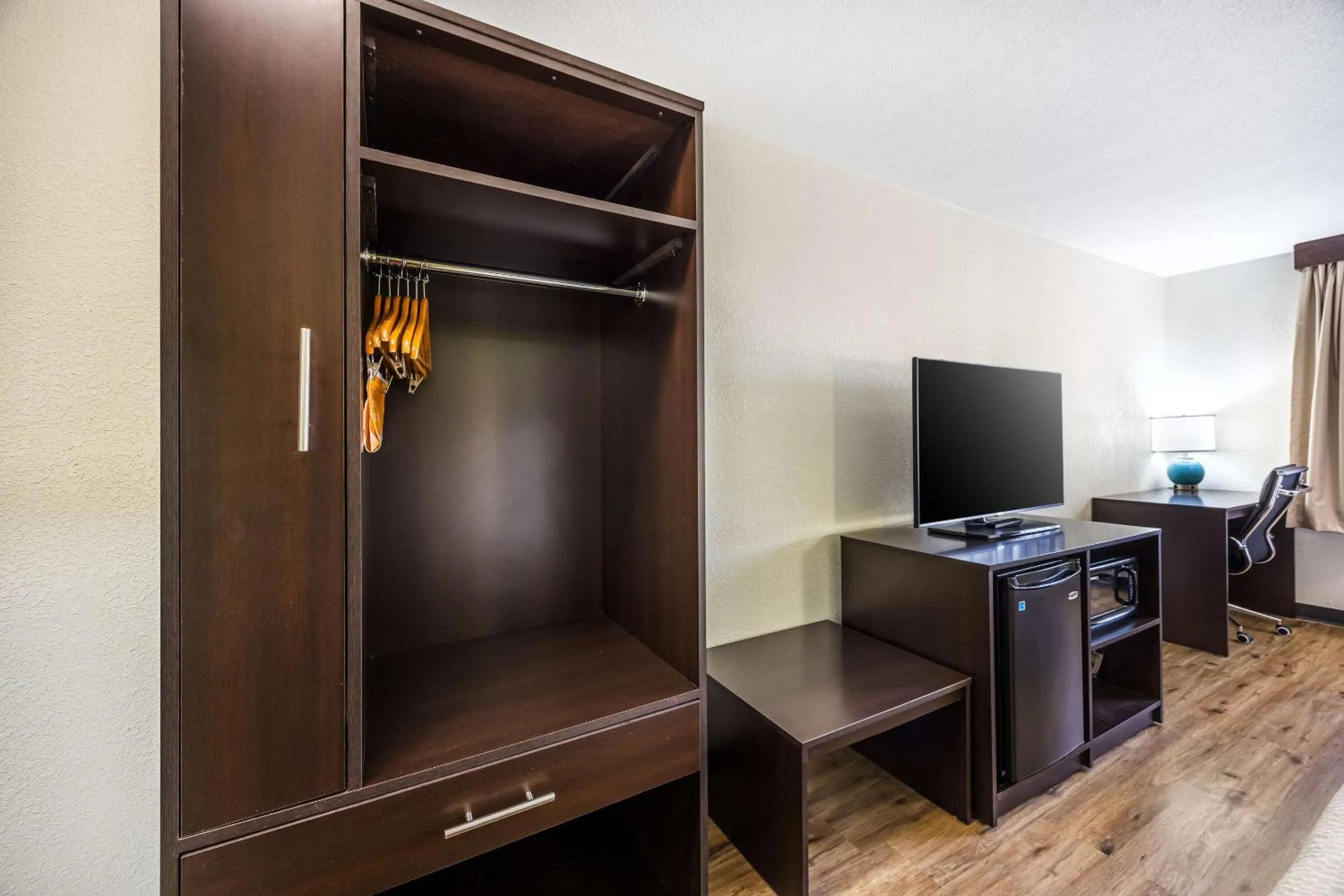 Bedroom in Sleep Inn & Suites Salina I-135