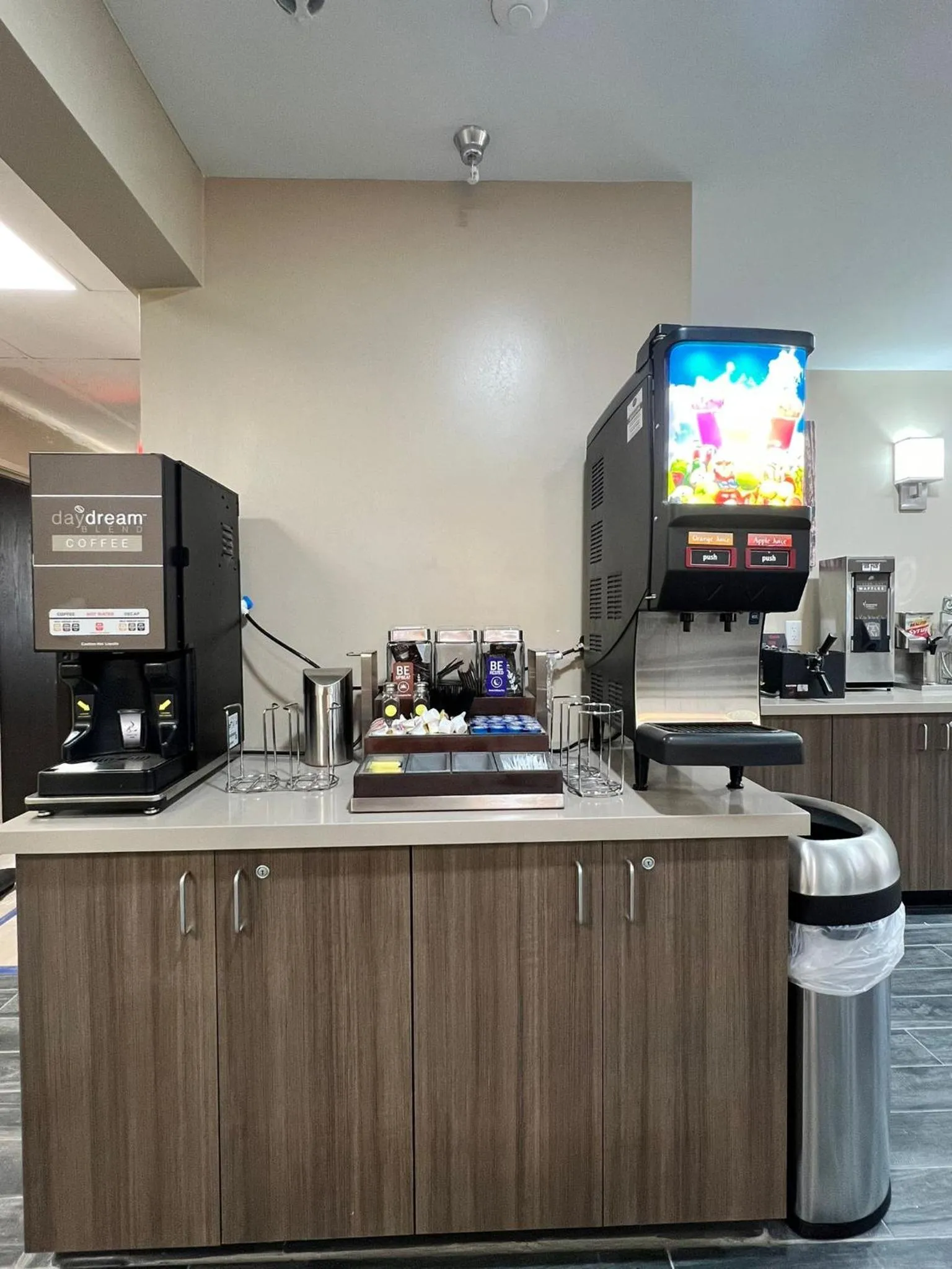 Coffee/tea facilities in Sleep Inn & Suites Salina I-135
