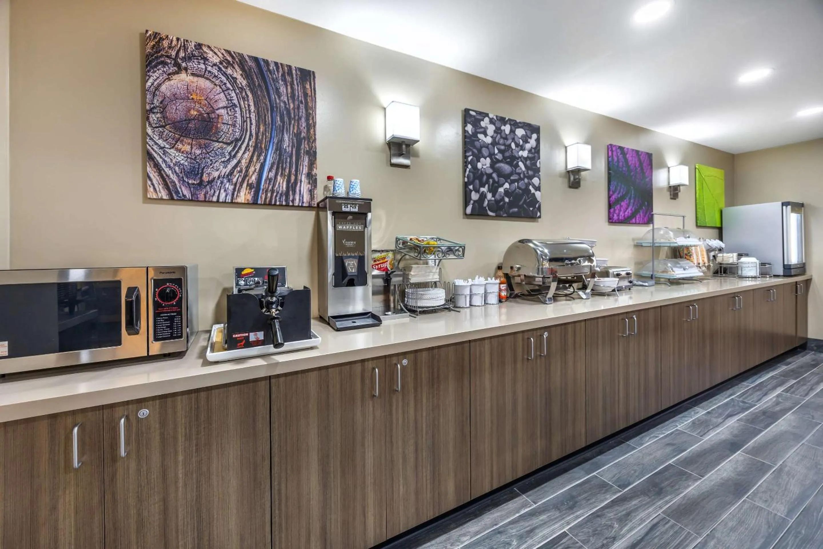 Breakfast in Sleep Inn & Suites Salina I-135