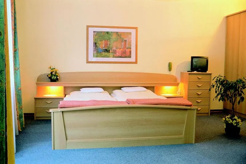 Photo of the whole room, Bed in Gasthof BLASL Margaretha