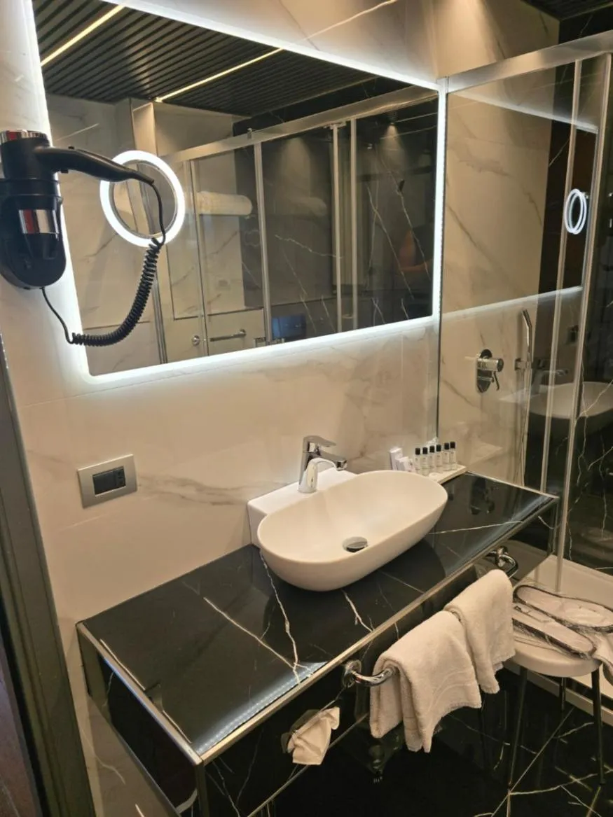 Bathroom in Grand Hotel Europa