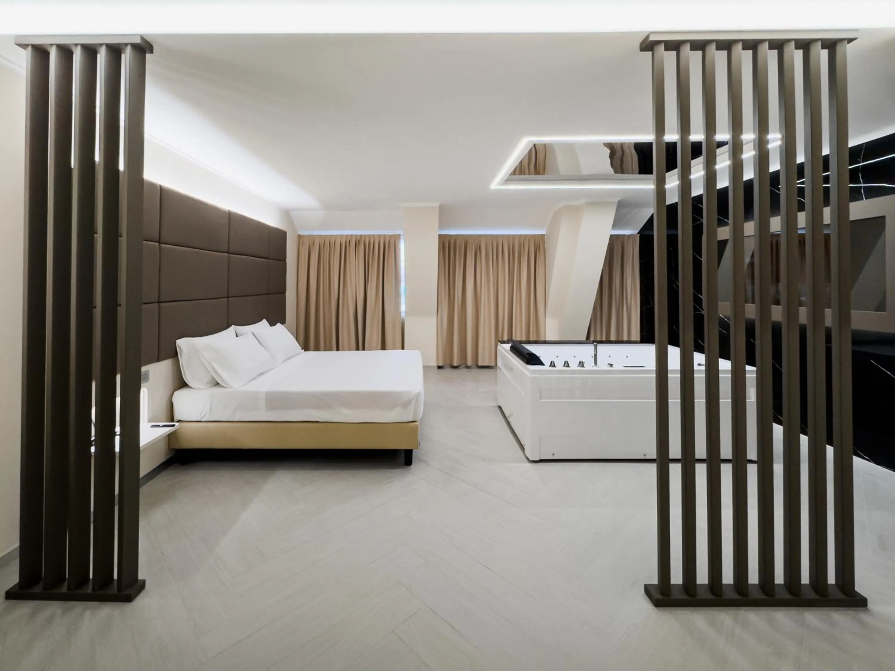 Living room, Bed in Grand Hotel Europa